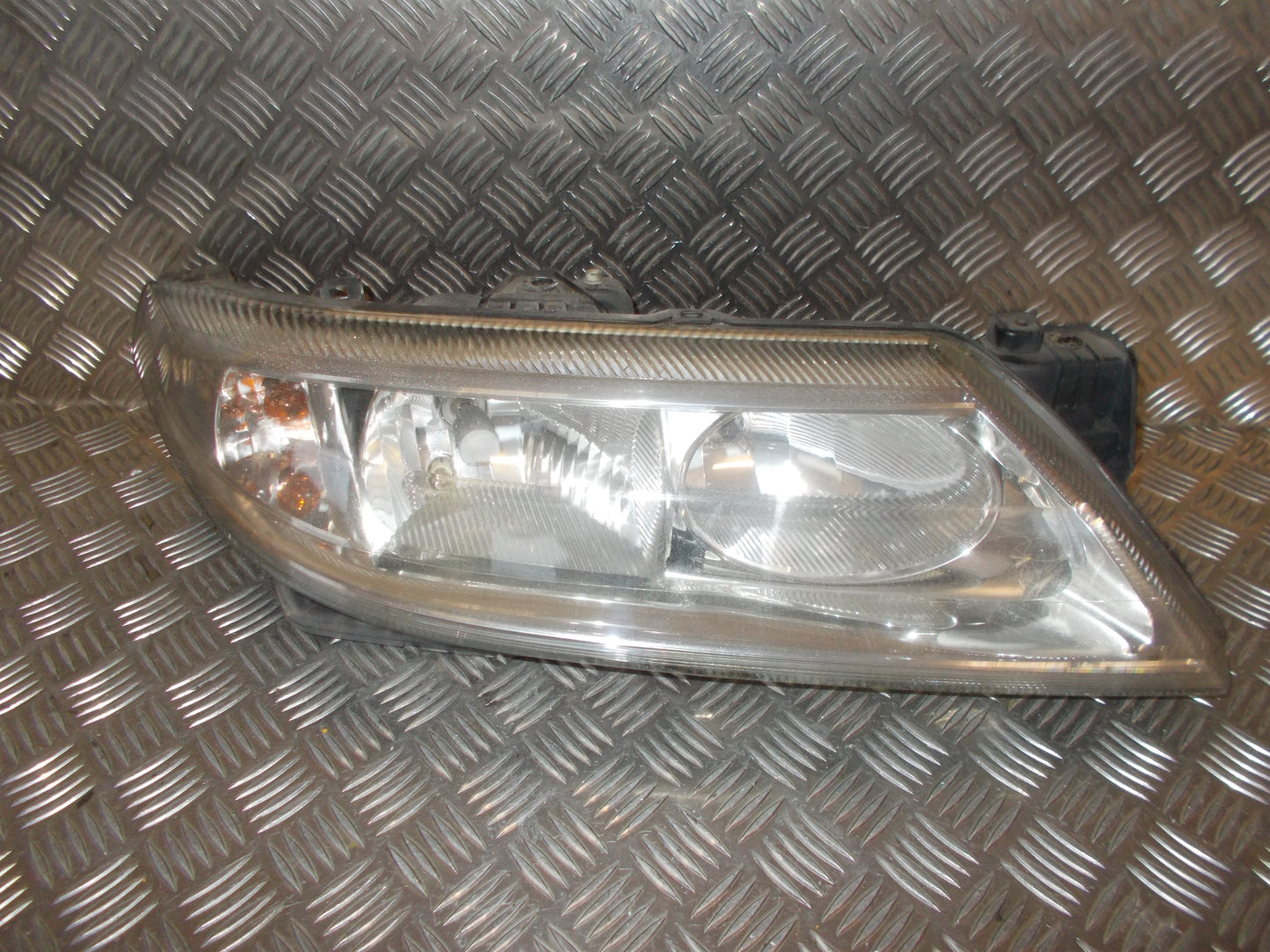 Renault Laguna 2 Forlygte Med OEM Nr. 8200002845 Fra Renault Ophugger