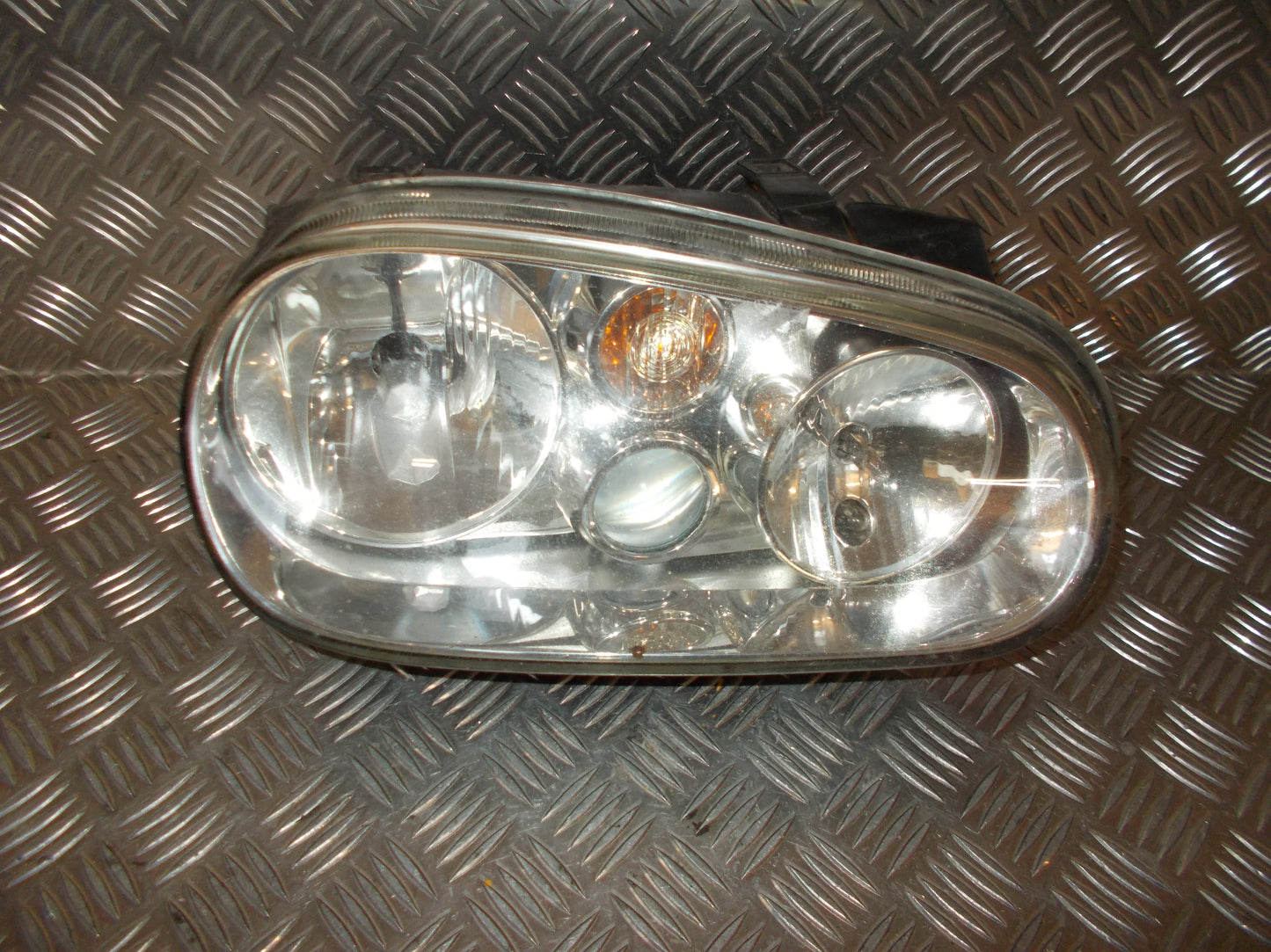 VW Golf 4 1J Forlygte Med OEM Nr. 1J1941018F Fra VW Ophugger