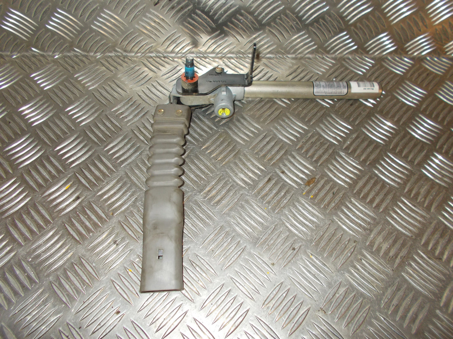 Kia Carnival Selestrammer Med OEM Nr. Ophugger Fra Kia Ophugger