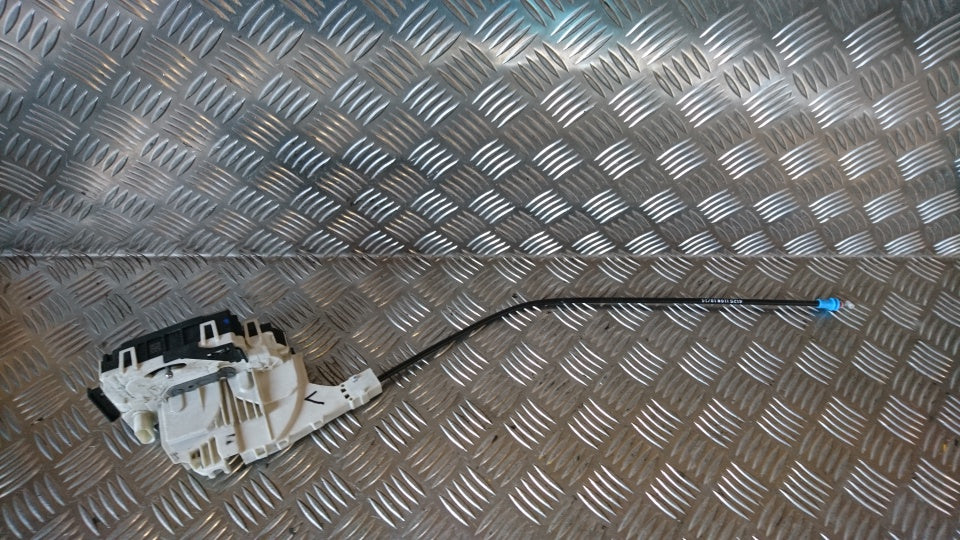 Mercedes Sprinter W906 Dørlås Med OEM Nr. 9067202135 Fra Mercedes Ophugger