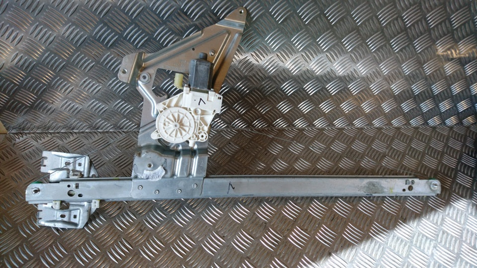 Mercedes Sprinter W906 Rudemotor - Rudehejs Med OEM Nr. 0068205442 Fra Mercedes Ophugger