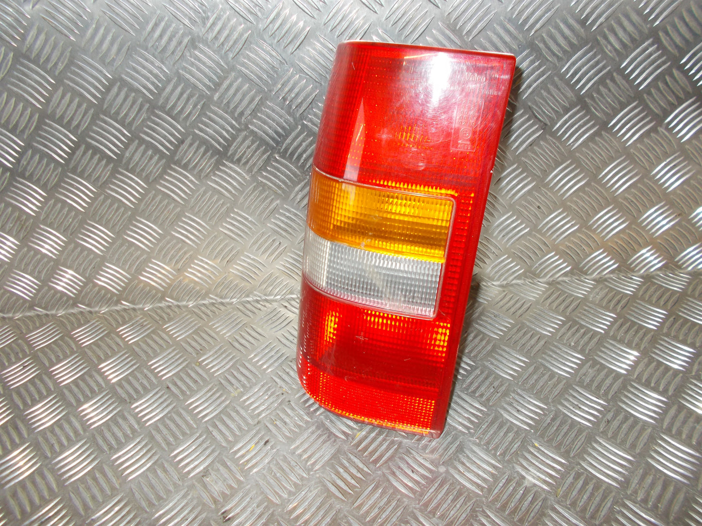 Citroen Jumpy Baglygte Med OEM Nr. 6350E7 Fra Citroen Ophugger