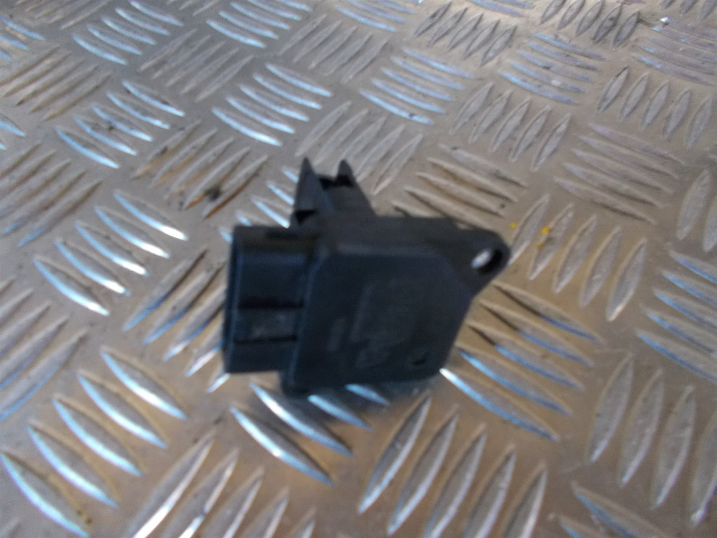 Toyota Yaris Jap. Luftmængdemåler Med OEM Nr. Ophugger Fra Toyota Ophugger