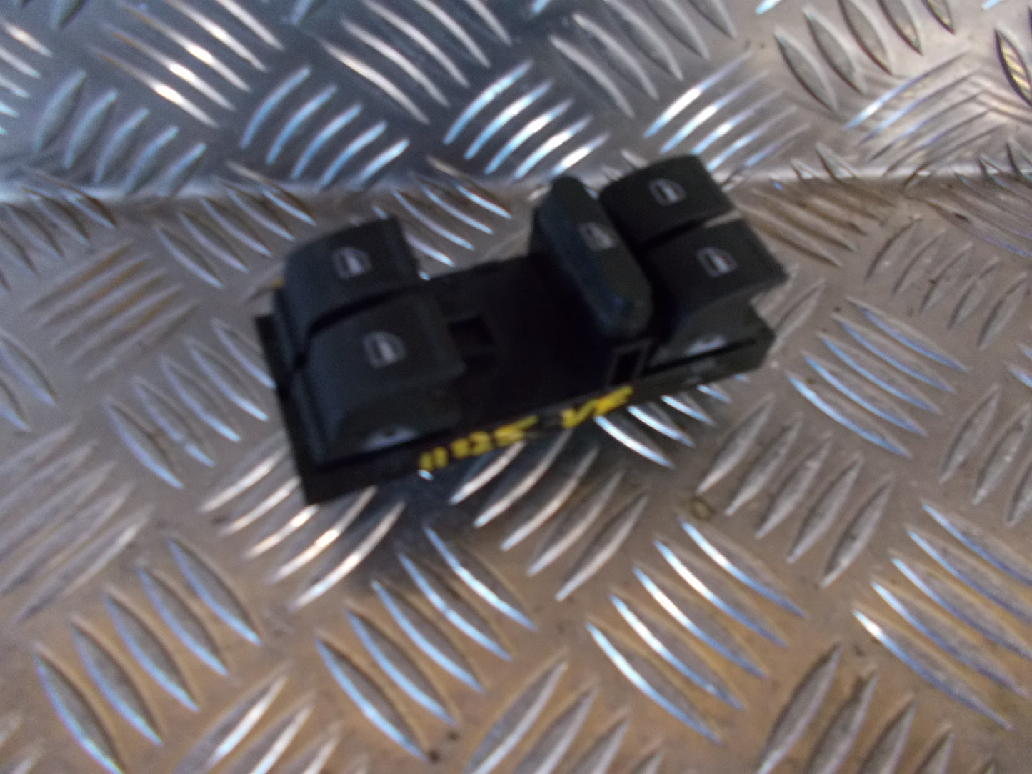 VW Touran 1T GP Kontakt Rudehejs Med OEM Nr. 1K4959857B Fra VW Ophugger