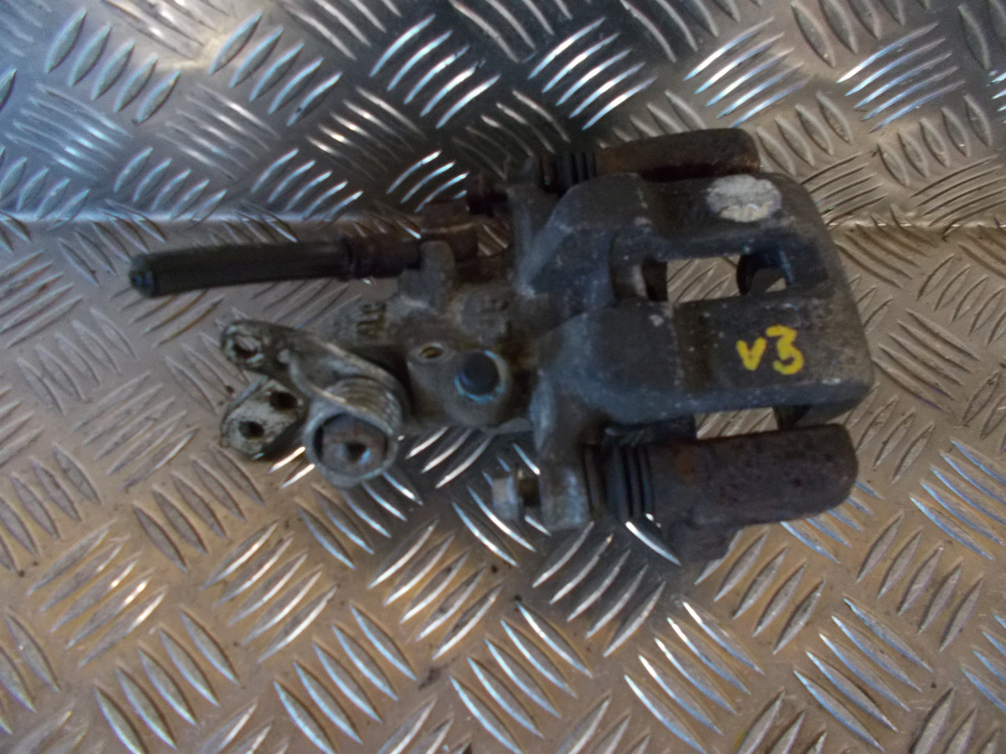 Honda Accord 4/D-5/D CE Bremsekaliber VB Med OEM Nr. Ophugger Fra Honda Ophugger