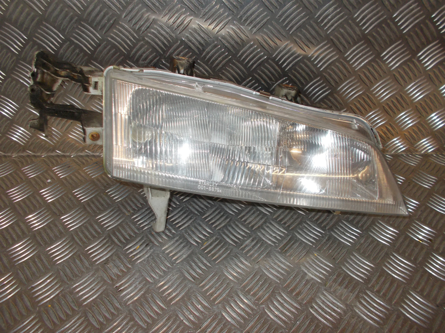 Honda Accord 4/D-5/D CE Forlygte Med OEM Nr. Ophugger Fra Honda Ophugger