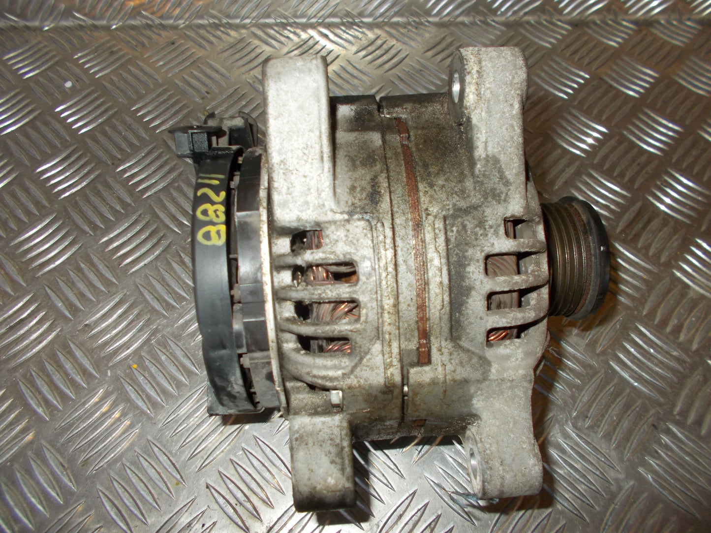 Suzuki Grand Vitara Generator Med OEM Nr. 3140068D00 Fra Suzuki Ophugger