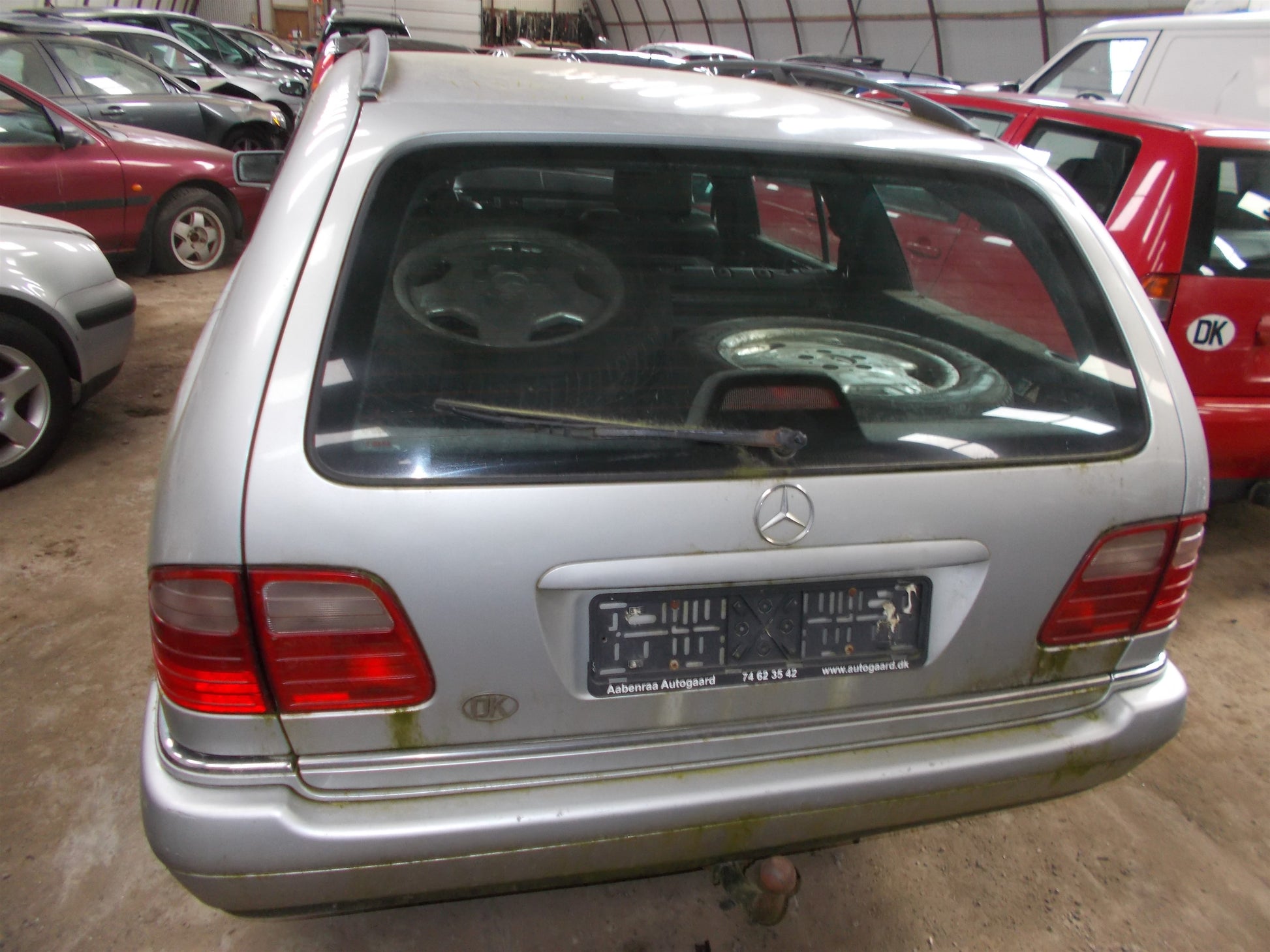 Mercedes E W210 Pluk-Selv-Bil Med OEM Nr. Ophugger Fra Mercedes Ophugger