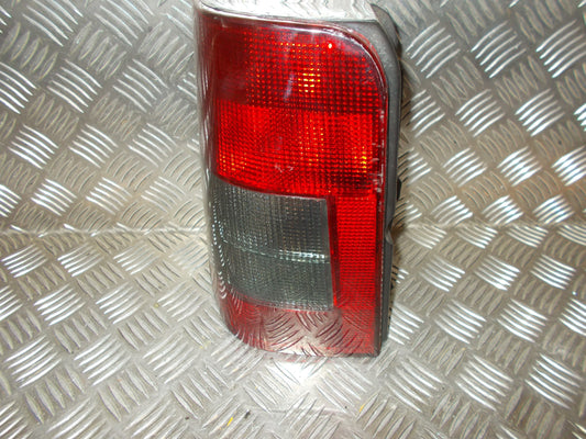 Citroen Berlingo Baglygte Med OEM Nr. Ophugger Fra Citroen Ophugger