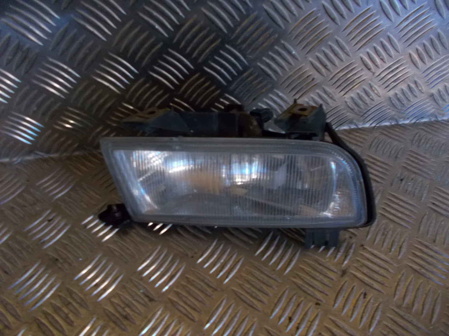 Saab 9-5 Tågelygte For Med OEM Nr. Ophugger Fra Saab Ophugger