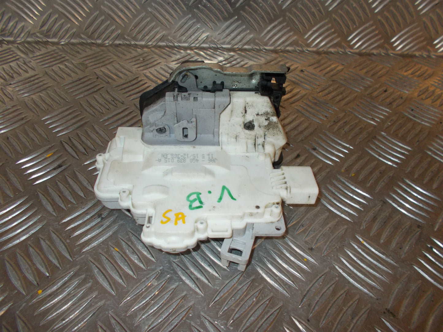 Audi Q3 8U Dørlås Med OEM Nr. 4G0839015A Fra Audi Ophugger