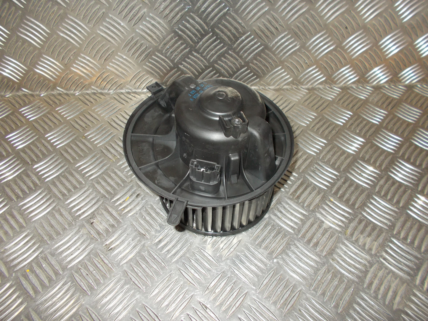 Audi A3 8P Varmeblæser Med OEM Nr. 1K1819015A Fra Audi Ophugger