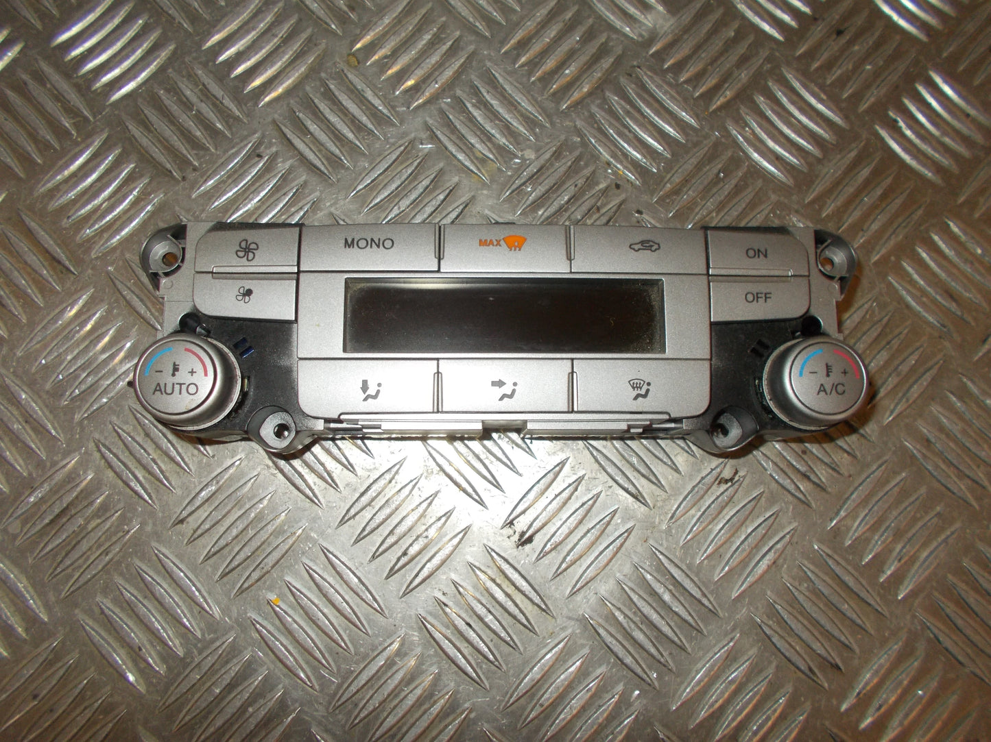 Ford Mondeo 4 Varmeregulering Med OEM Nr. 7S7T18C612AG Fra Ford Ophugger