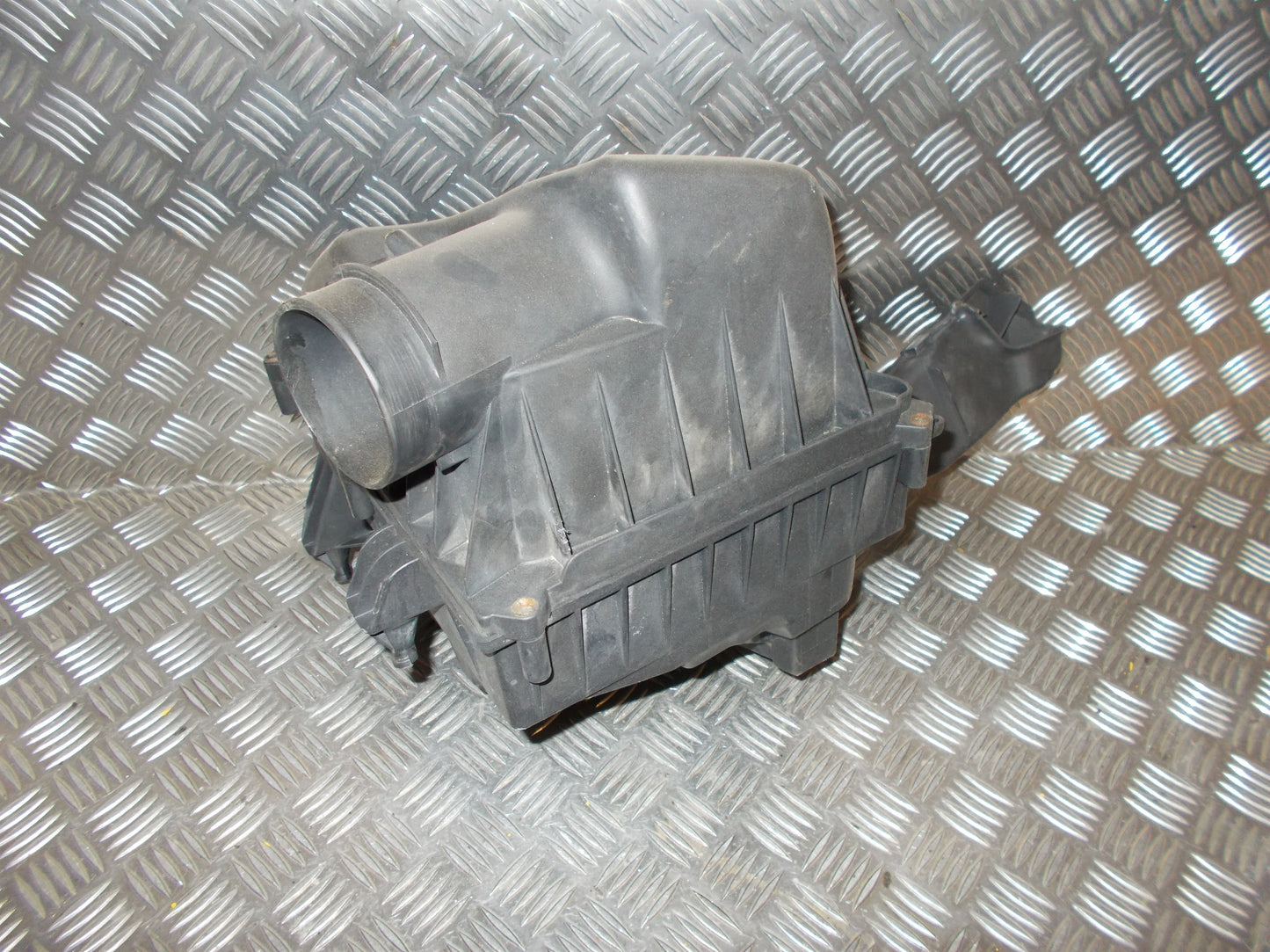 Ford Mondeo 4 Luftfilterkasse Med OEM Nr. Ophugger Fra Ford Ophugger