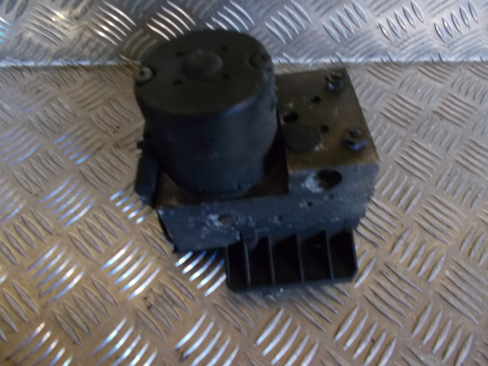 Mercedes E W210 Abs Pumpe Med OEM Nr. A0034313012 Fra Mercedes Ophugger