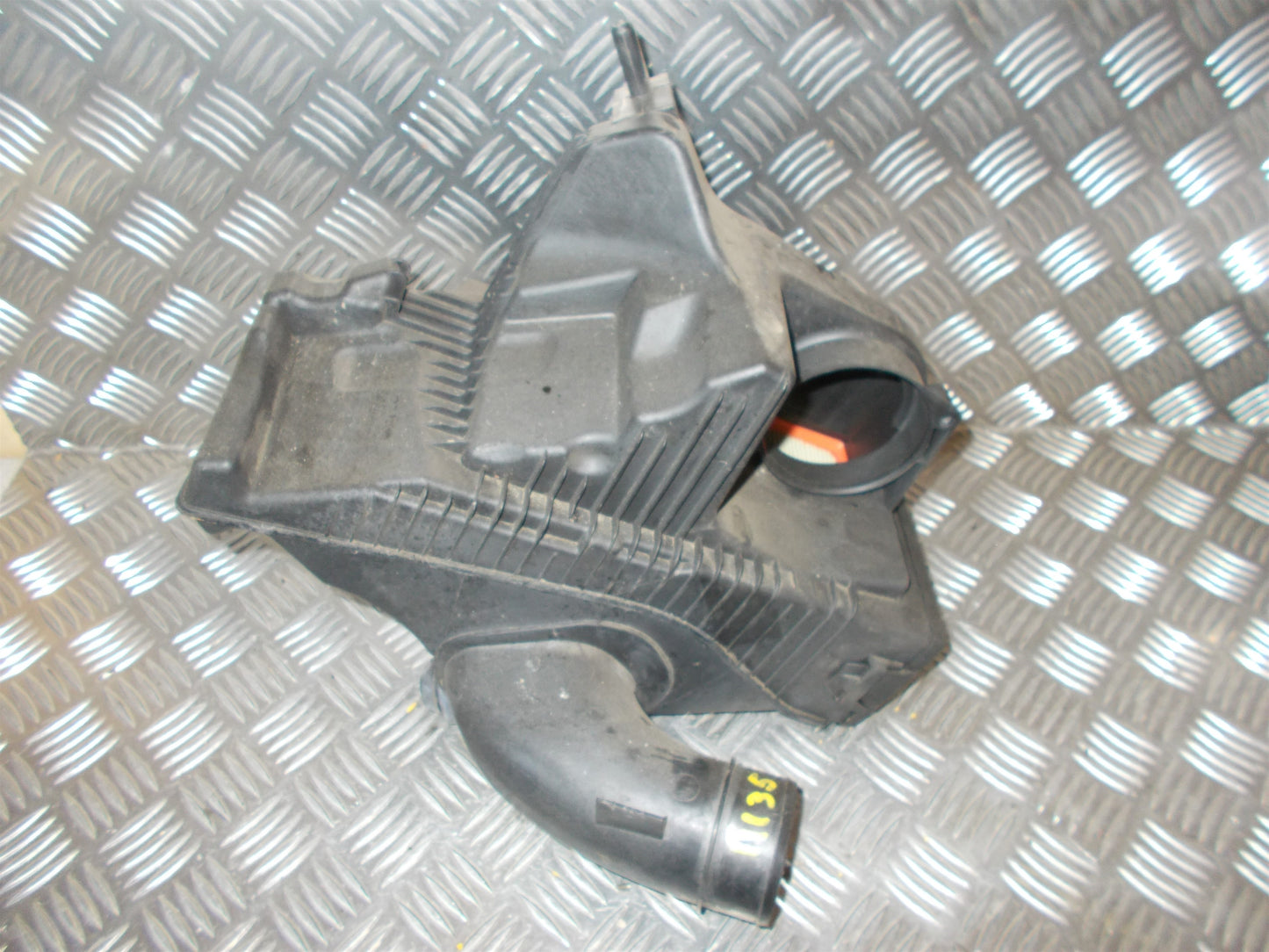 Renault Clio 3 Luftfilterkasse Med OEM Nr. 8200309636 Fra Renault Ophugger