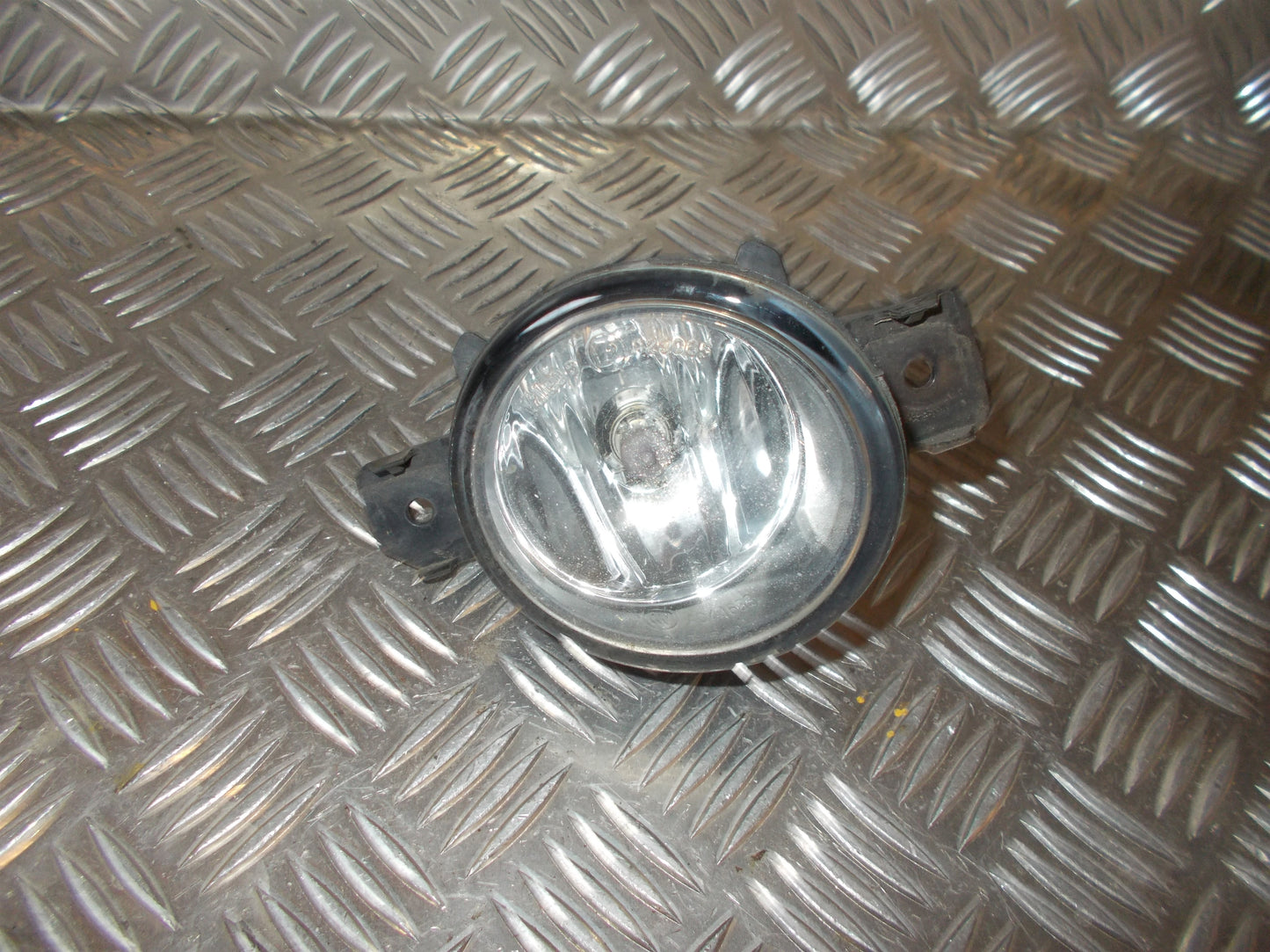 Renault Clio 3 Tågelygte For Med OEM Nr. 89201782 Fra Renault Ophugger