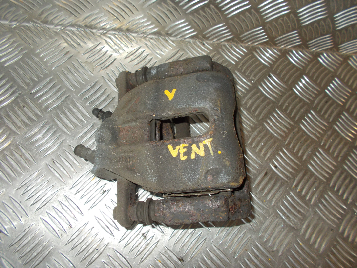 Renault Clio 3 Bremsekaliber Vf Med OEM Nr. 7701208333 Fra Renault Ophugger