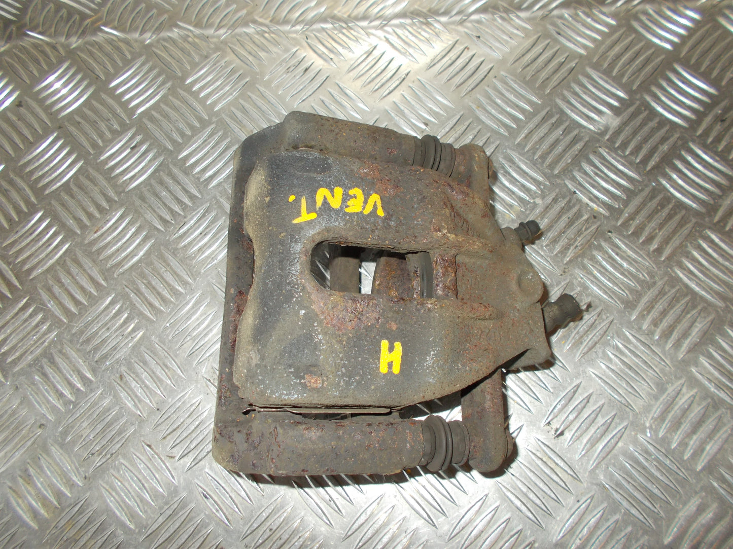 Renault Clio 3 Bremsekaliber Hf Med OEM Nr. 7701208332 Fra Renault Ophugger