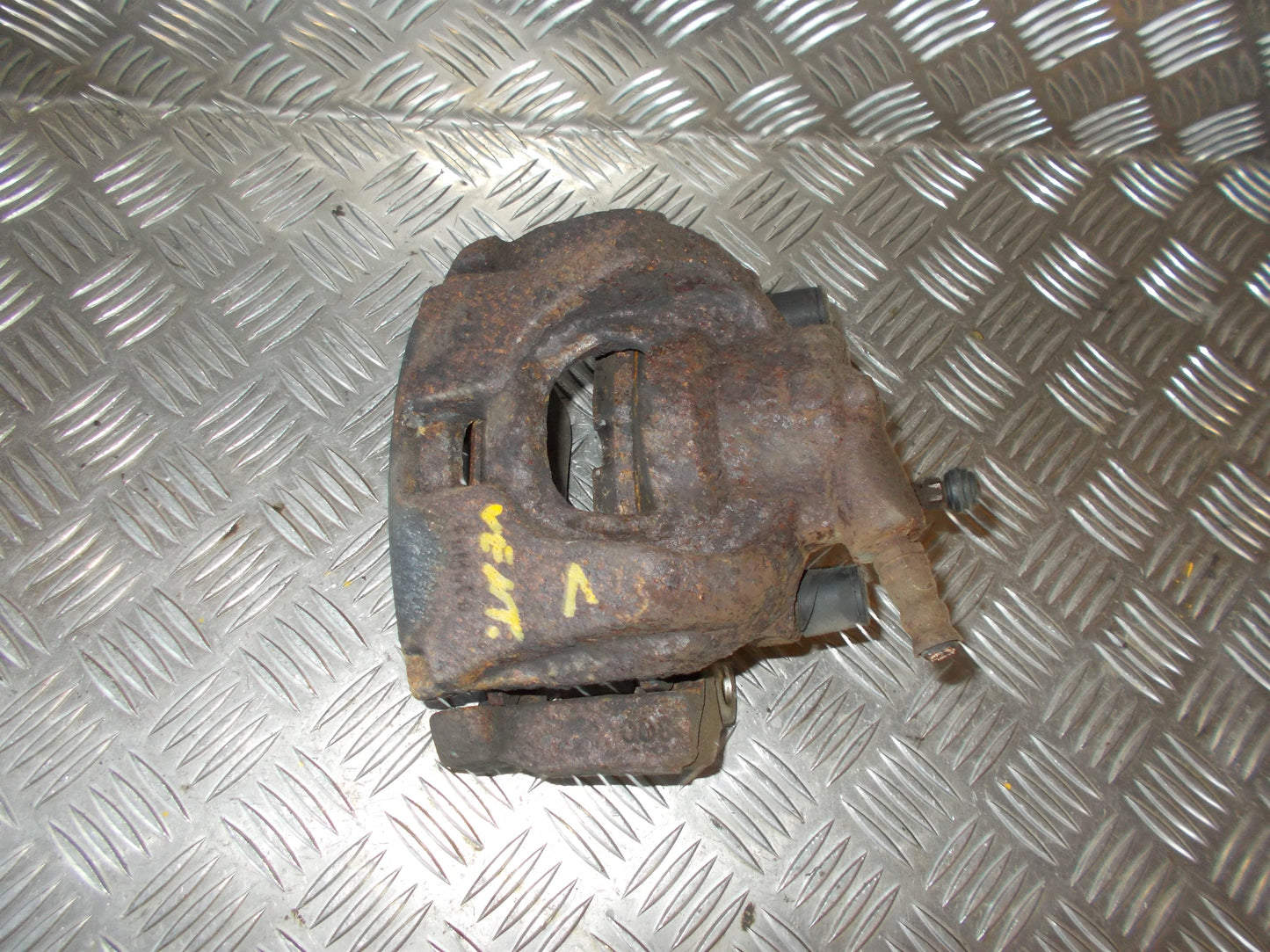 Ford Mondeo 4 Bremsekaliber VF Med OEM Nr. 2224588 Fra Ford Ophugger