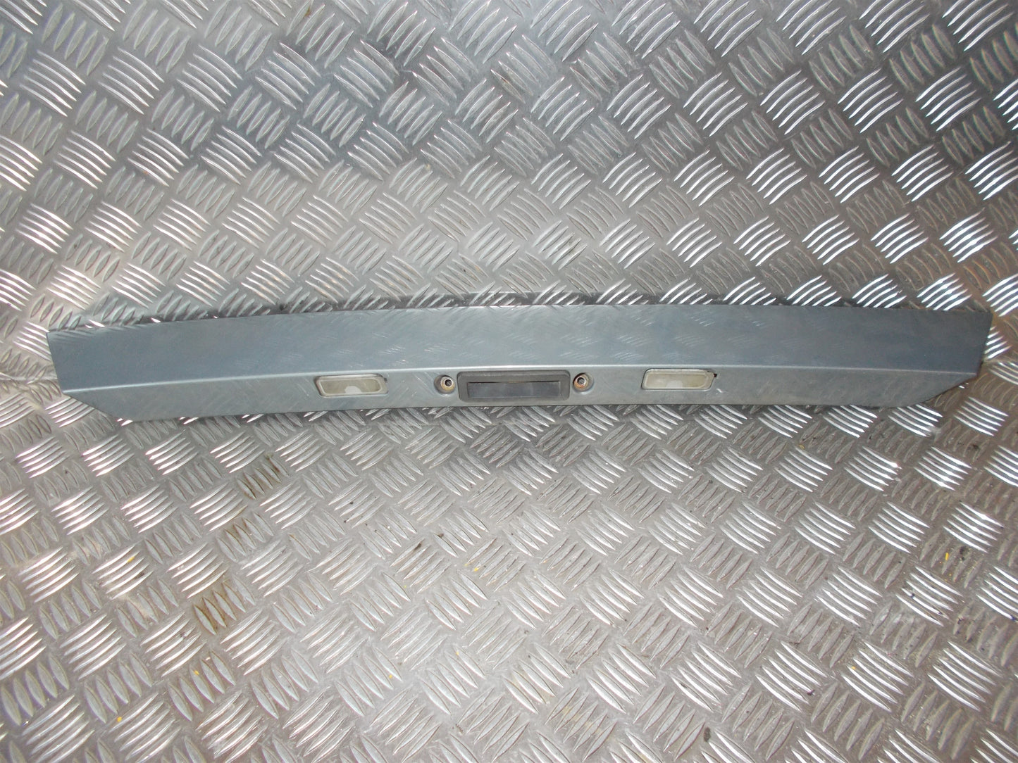 Ford Mondeo 4 Nummerpladelygte Med OEM Nr. Ophugger Fra Ford Ophugger