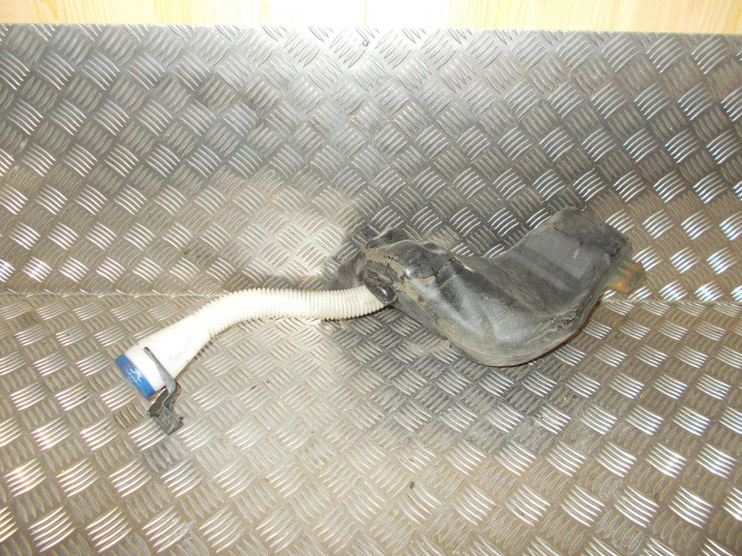 Citroen C4 Sprinkler M/Motor Med OEM Nr. 6431F8 Fra Citroen Ophugger