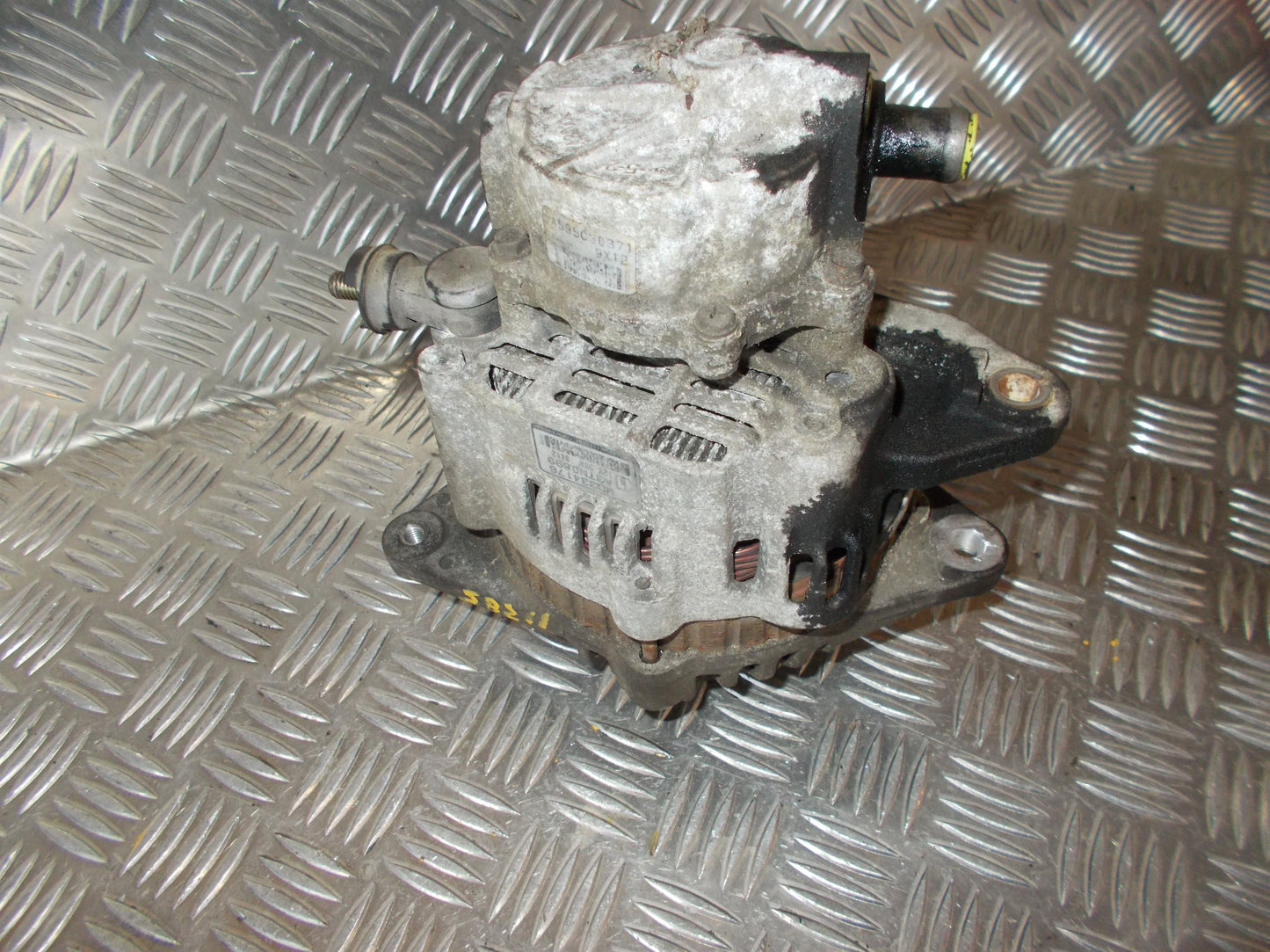 Mitsubishi L400 Generator M/Pumpe Med OEM Nr. Ophugger Fra Mitsubishi Ophugger