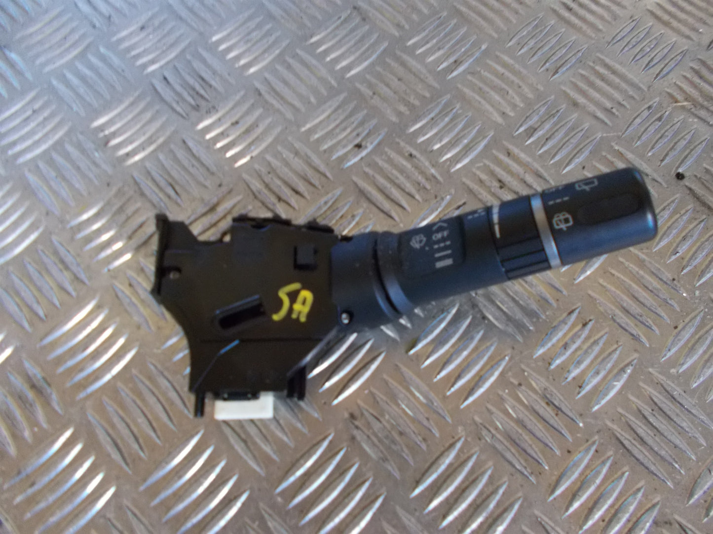 Mazda 6 Gh Kontakt Visker Med OEM Nr. GS1M66128 Fra Mazda Ophugger