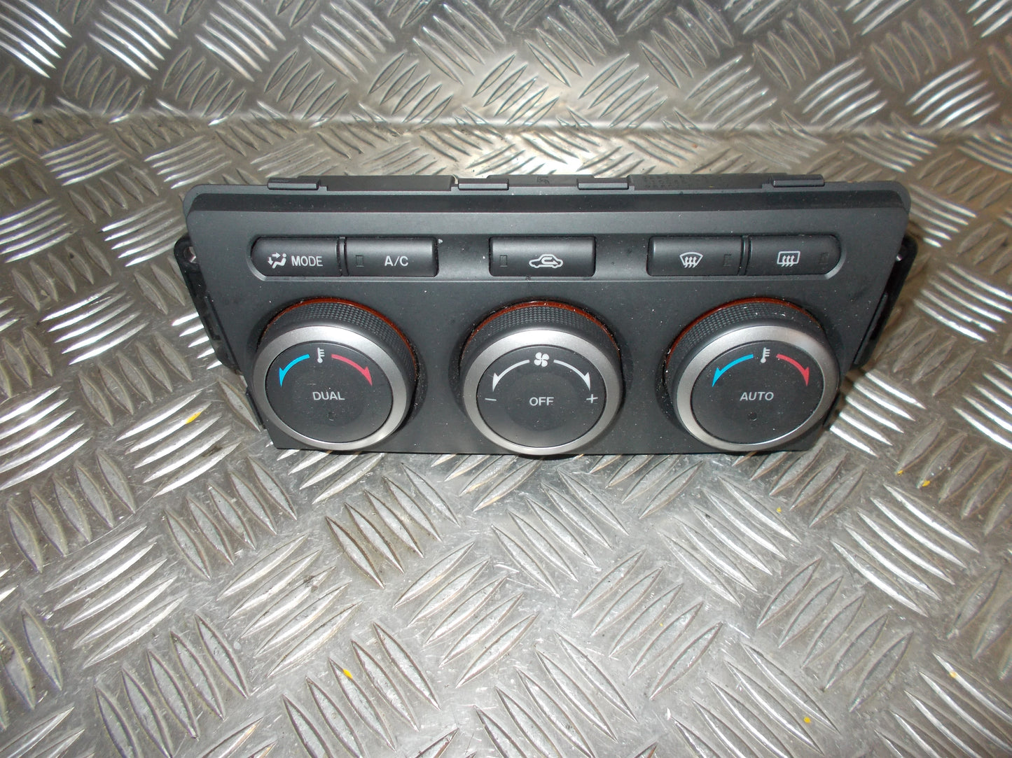 Mazda 6 Gh Varmeregulering Med OEM Nr. GAP361190A Fra Mazda Ophugger