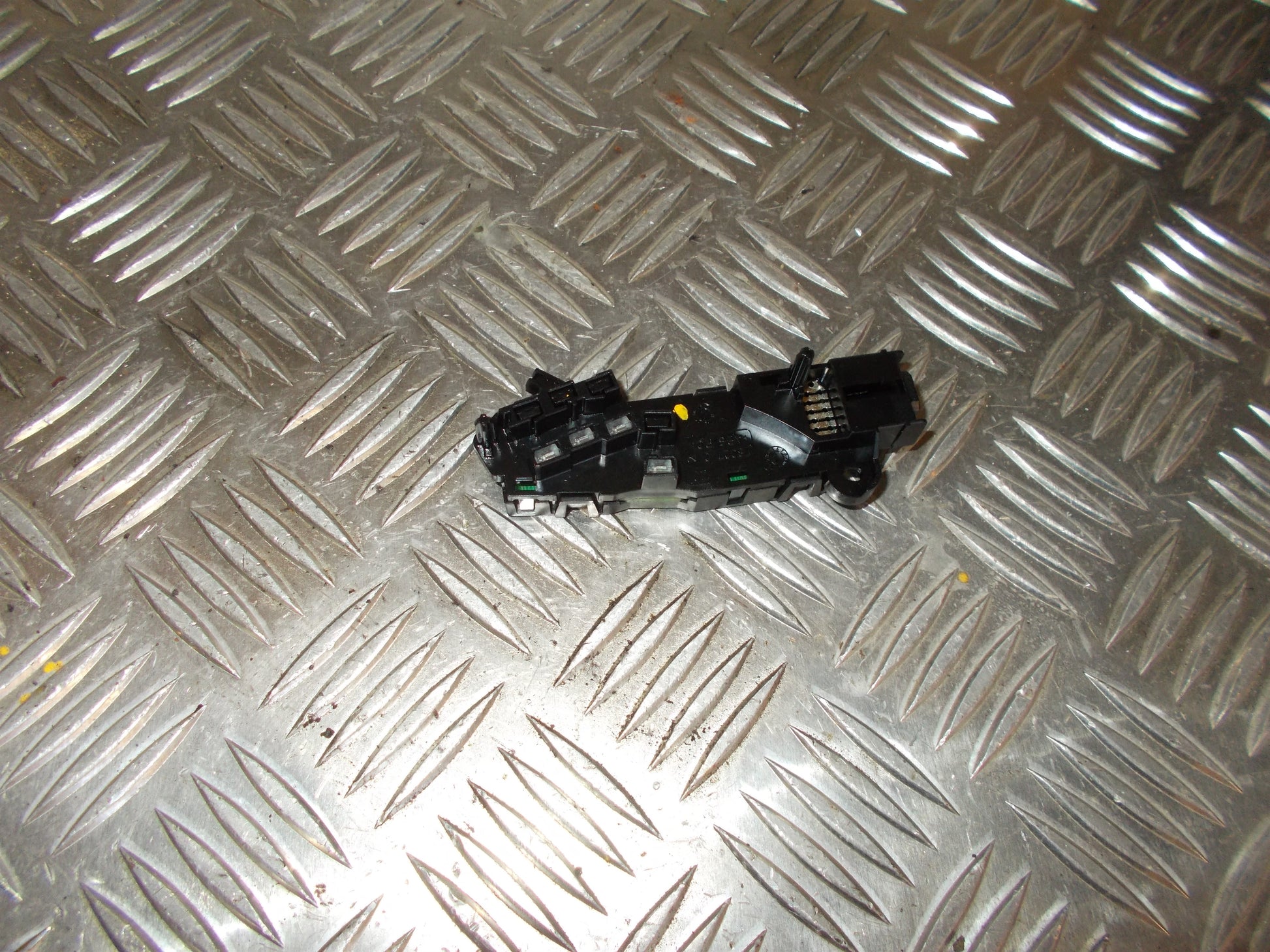 Mazda 6 GH Ratvinkelsensor Med OEM Nr. GS1D661S1 Fra Mazda Ophugger