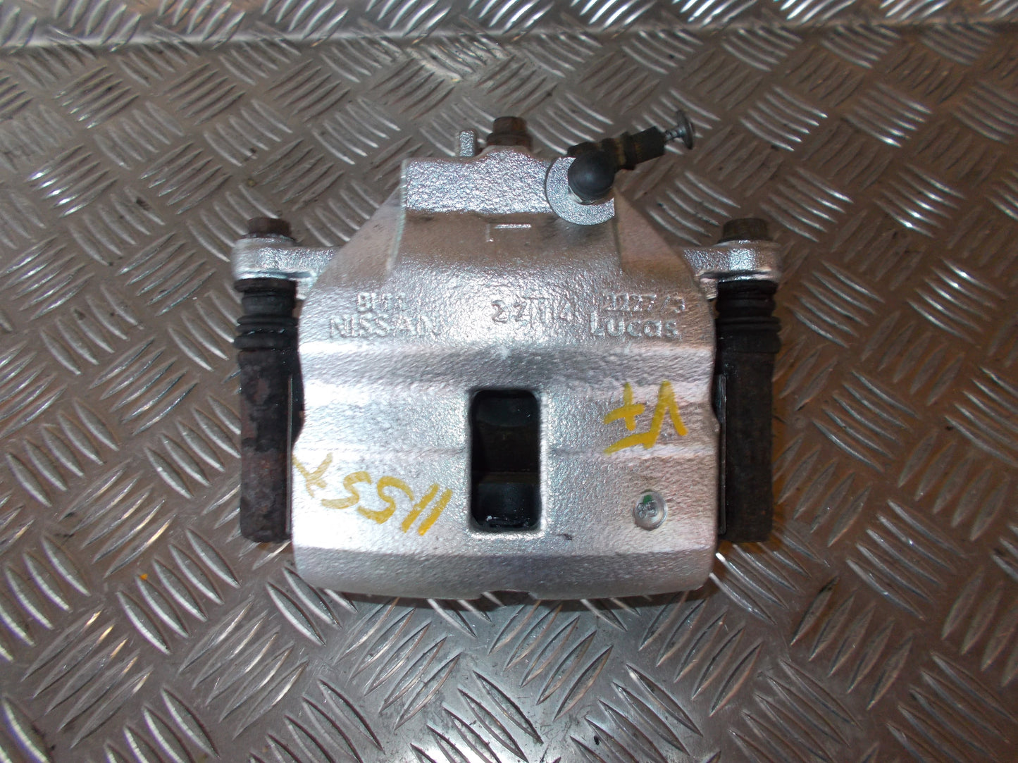 Nissan Almera N16 Bremsekaliber Vf Med OEM Nr. Ophugger Fra Nissan Ophugger