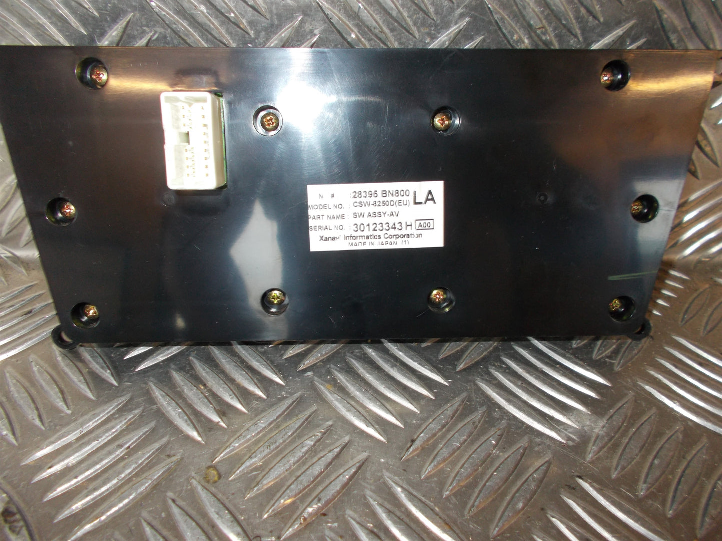 Nissan Almera N16 Radio M/Cd Med OEM Nr. Ophugger Fra Nissan Ophugger