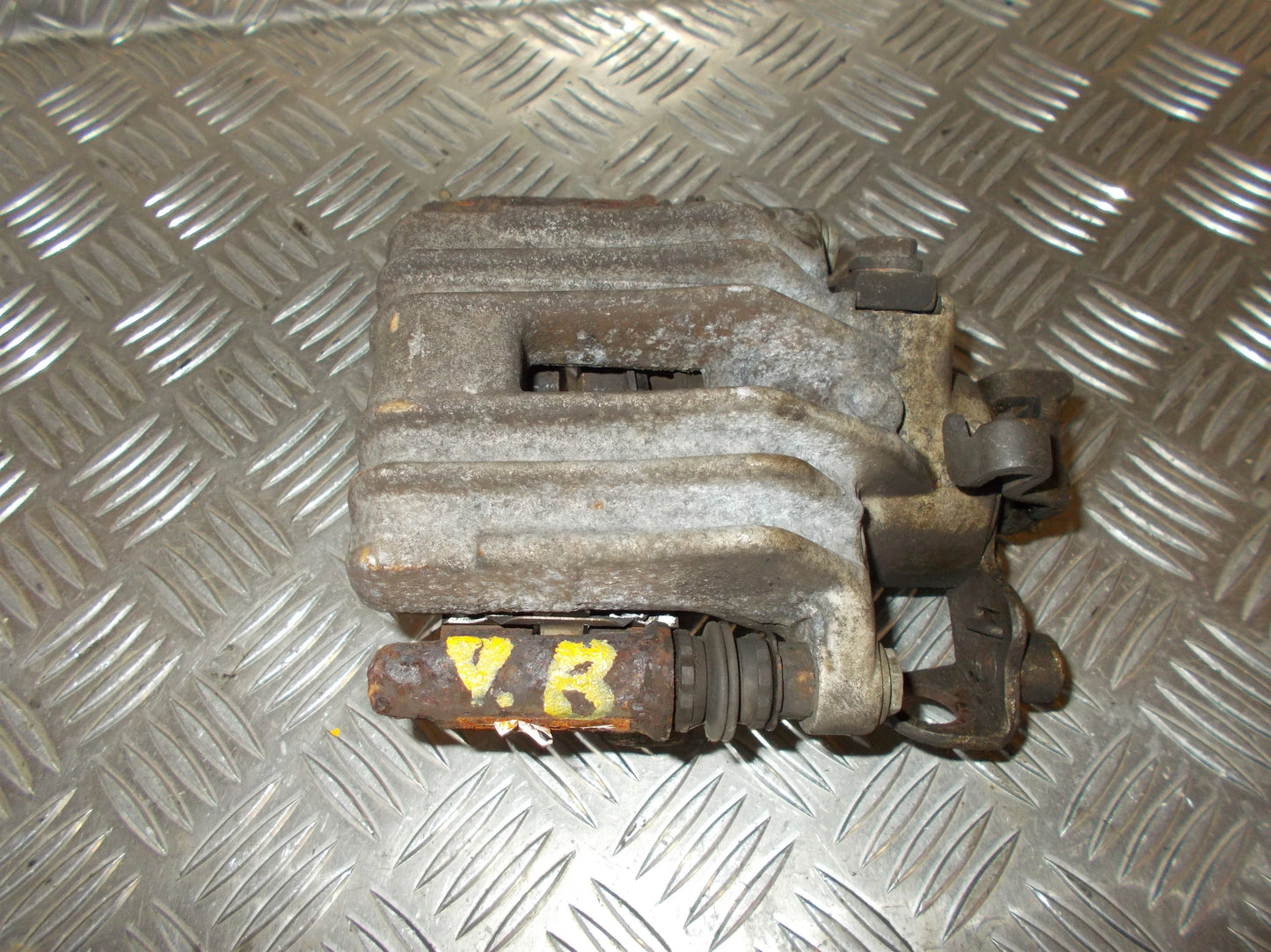 Skoda Fabia Bremsekaliber VB Med OEM Nr. 1J0615423G Fra Skoda Ophugger