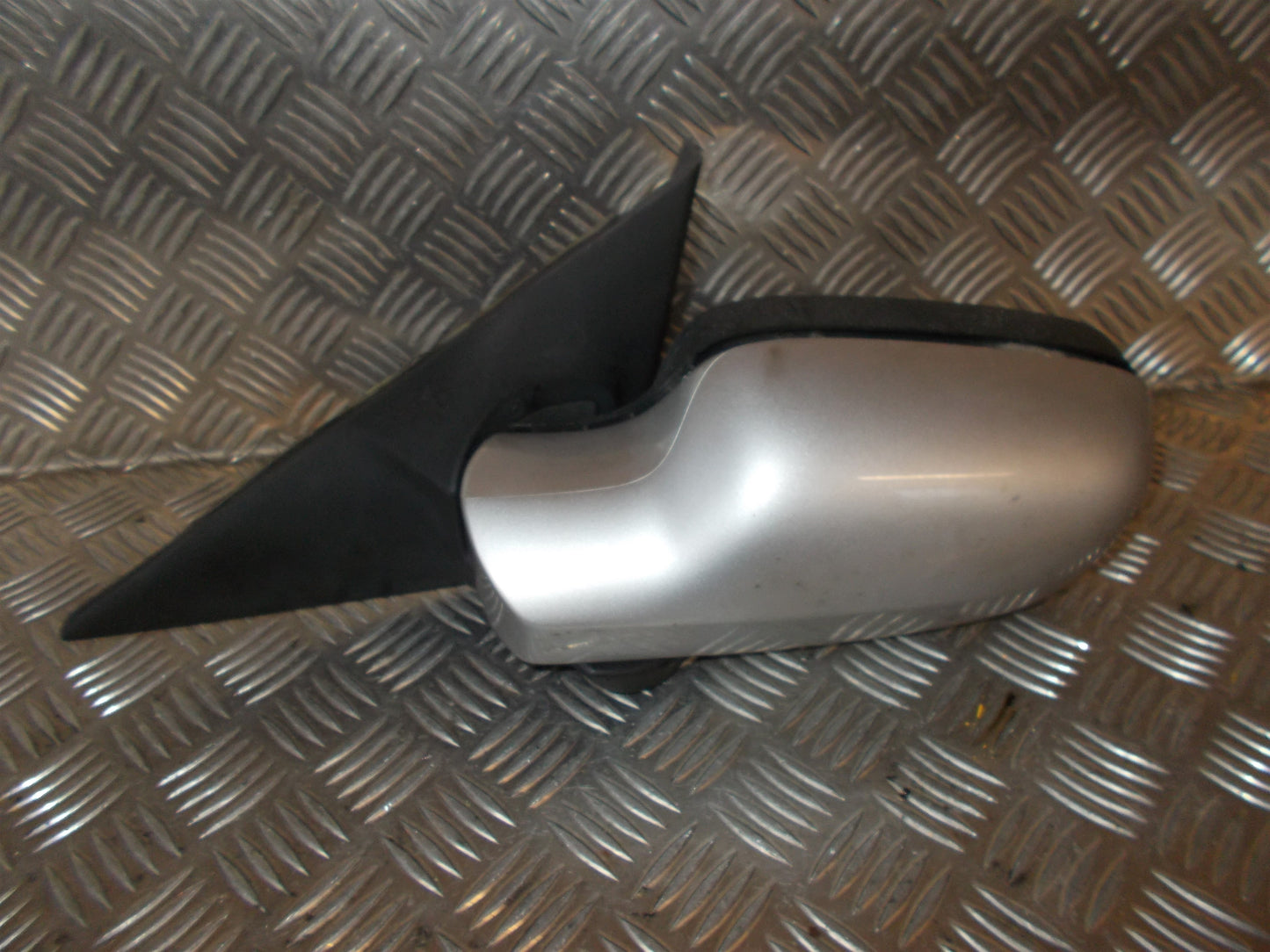 Renault Megane Scenic 2 Sidespejl Med OEM Nr. 7701068384 Fra Renault Ophugger