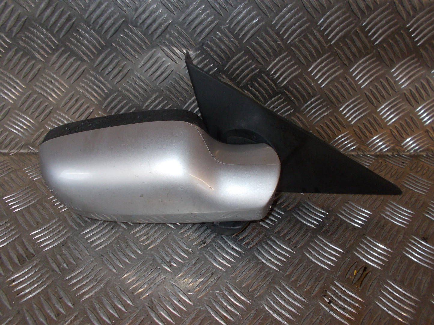 Renault Megane Scenic 2 Sidespejl Med OEM Nr. 7701055997 Fra Renault Ophugger