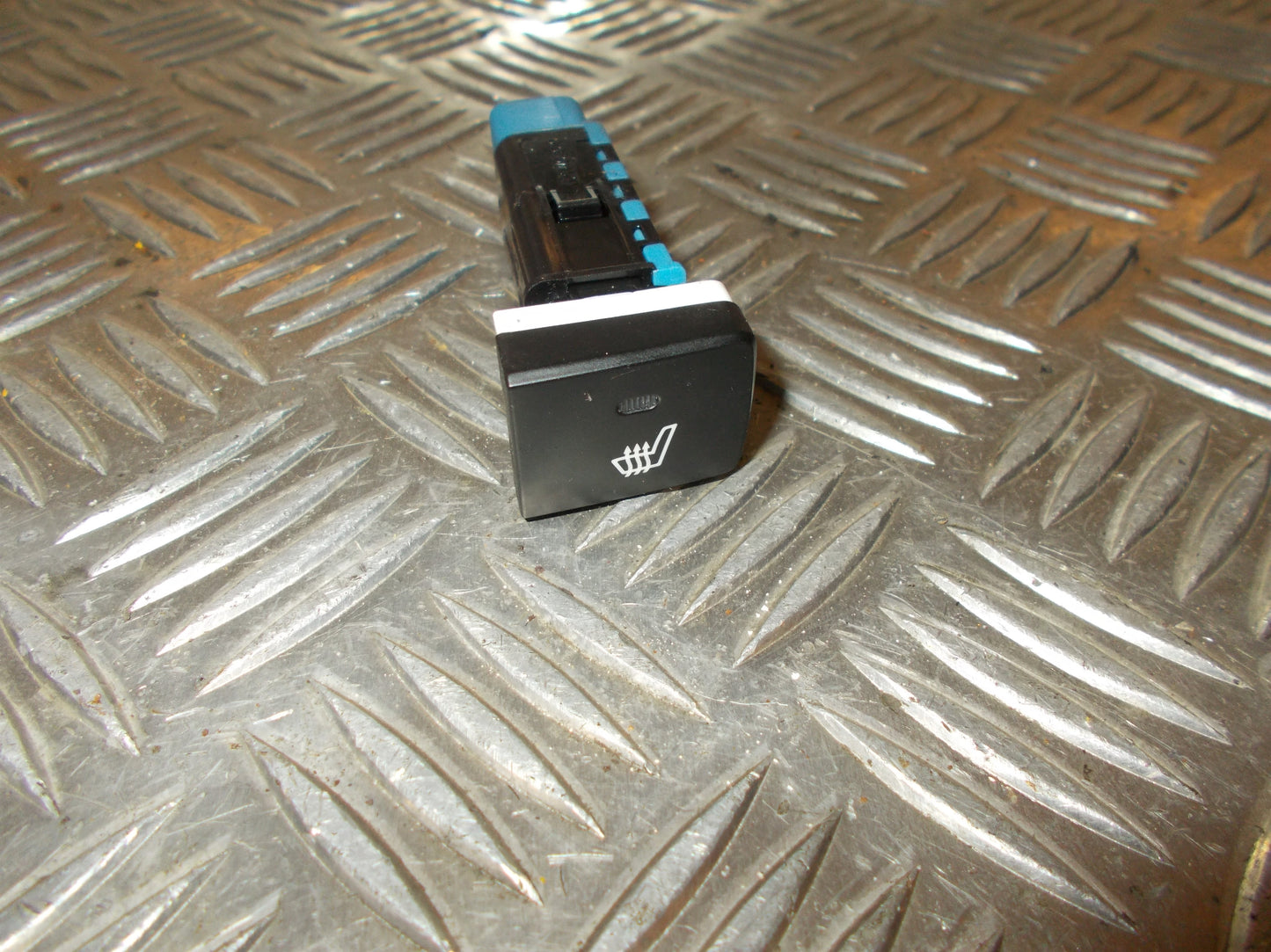 Hyundai I20 NL Kontakt Sædevarme Med OEM Nr. 202002962 Fra Hyundai Ophugger