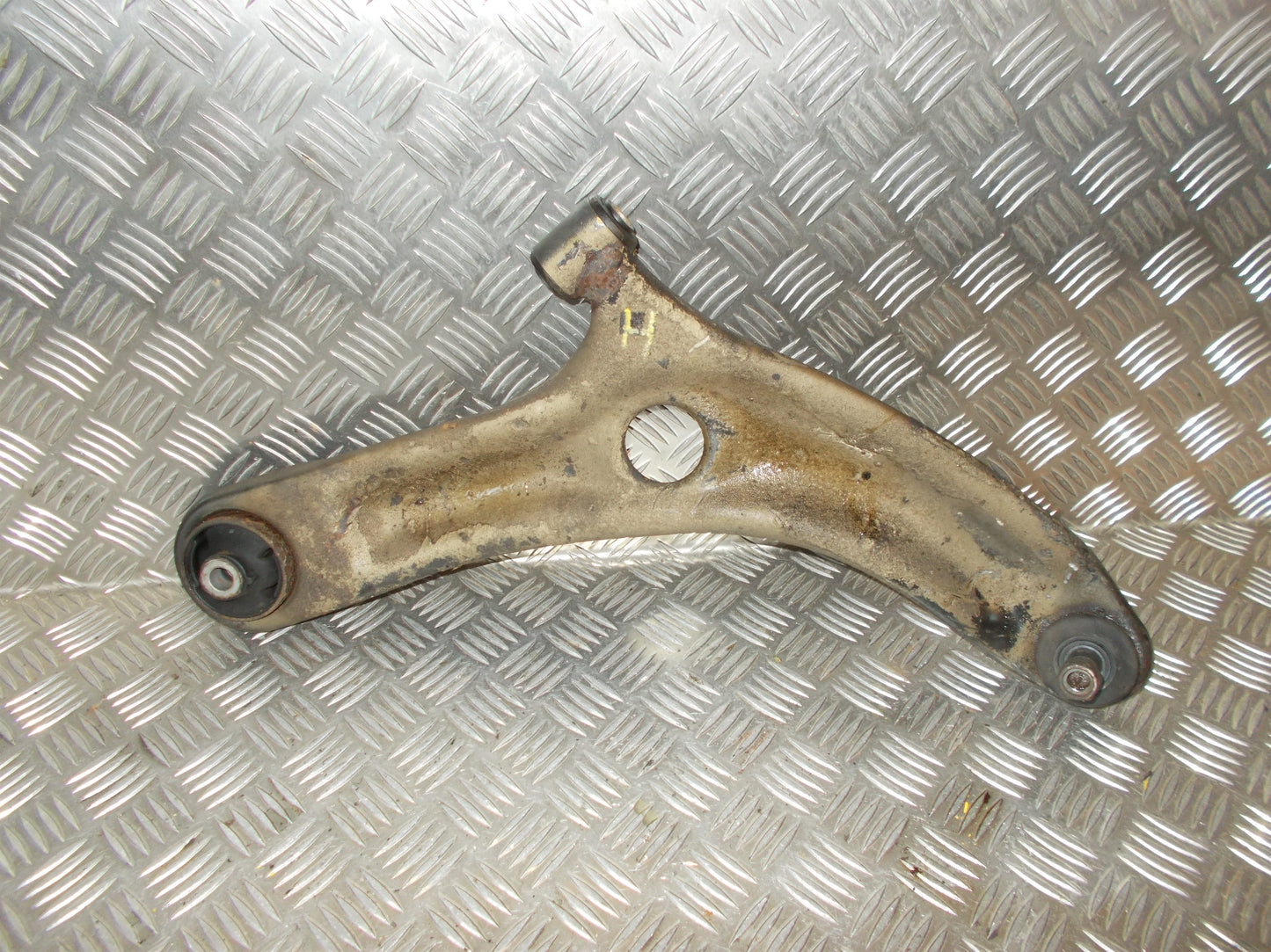 Hyundai I20 NL Bærearm F.N. H Med OEM Nr. 545011J500 Fra Hyundai Ophugger