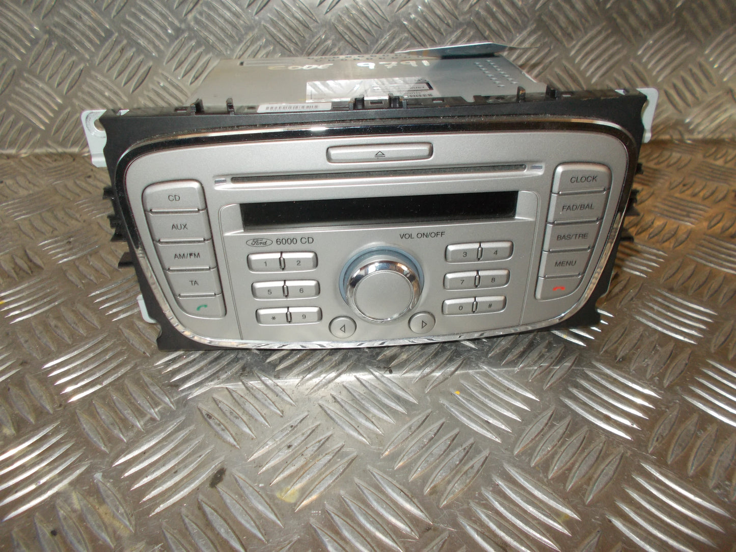 Ford Focus Radio M/Cd Med OEM Nr. 8M5T18C815AB Fra Ford Ophugger