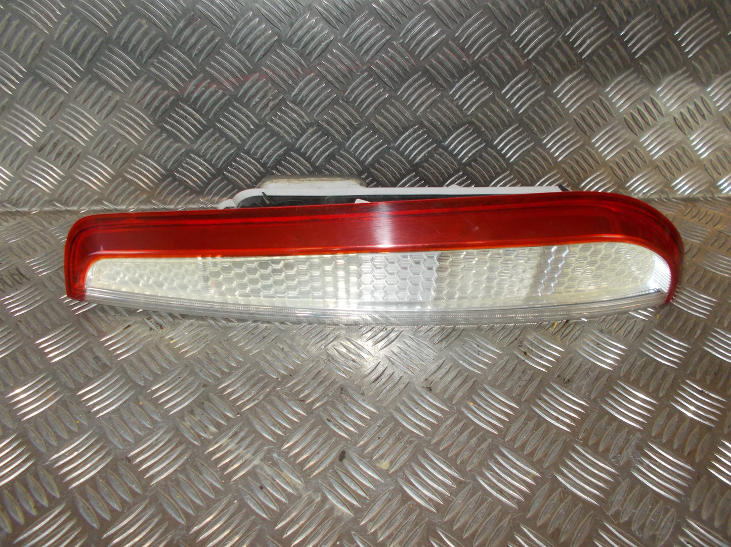 Ford Focus Baglygte Med OEM Nr. 1520762 Fra Ford Ophugger