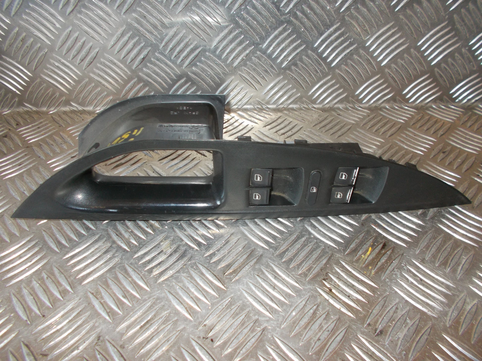 Seat Altea Kontakt Rudehejs Med OEM Nr. 1K4959857 Fra Seat Ophugger