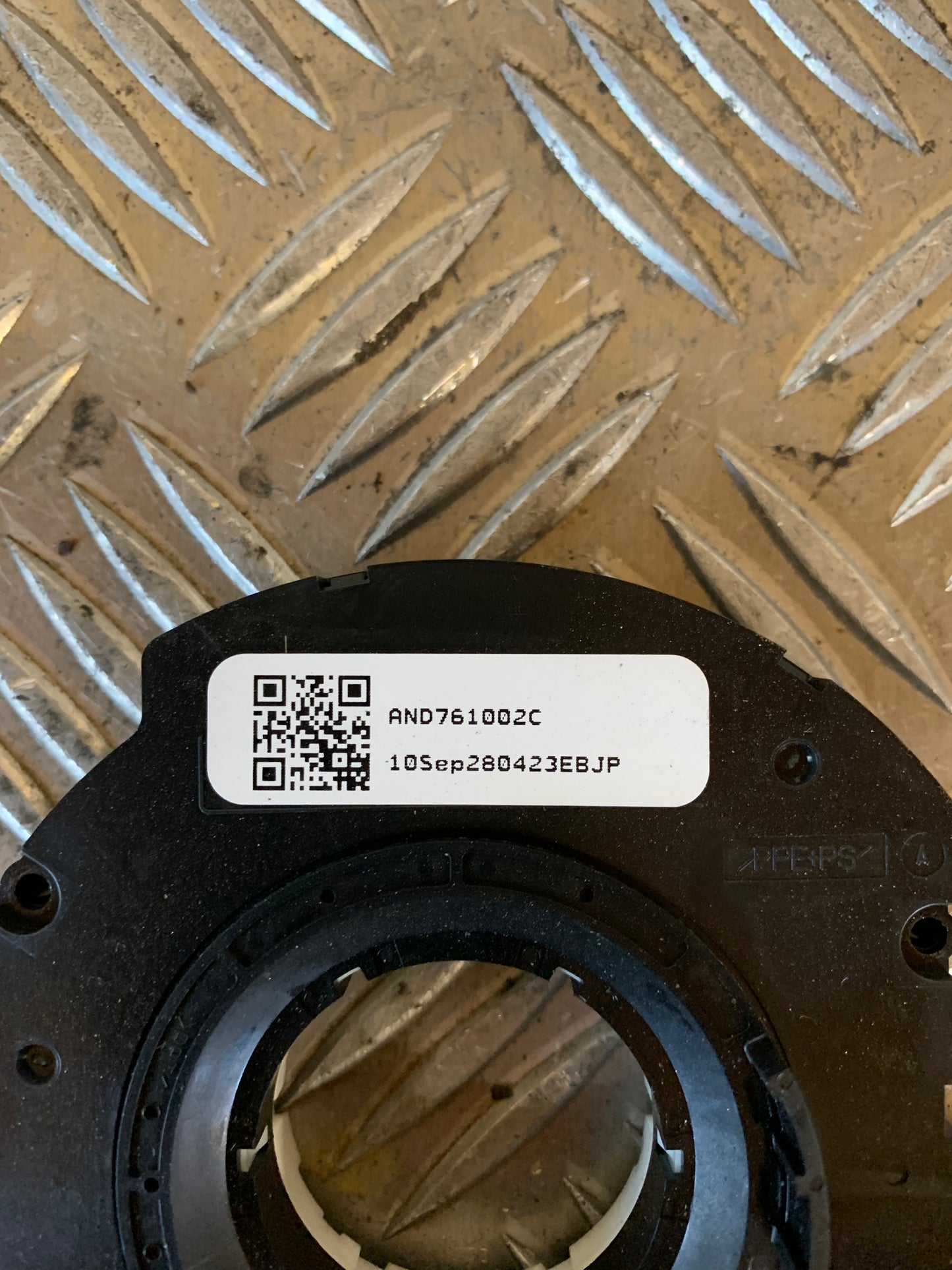 Volvo S60/V60 Ratvinkelsensor Med OEM Nr. AND761002C Fra Volvo Ophugger