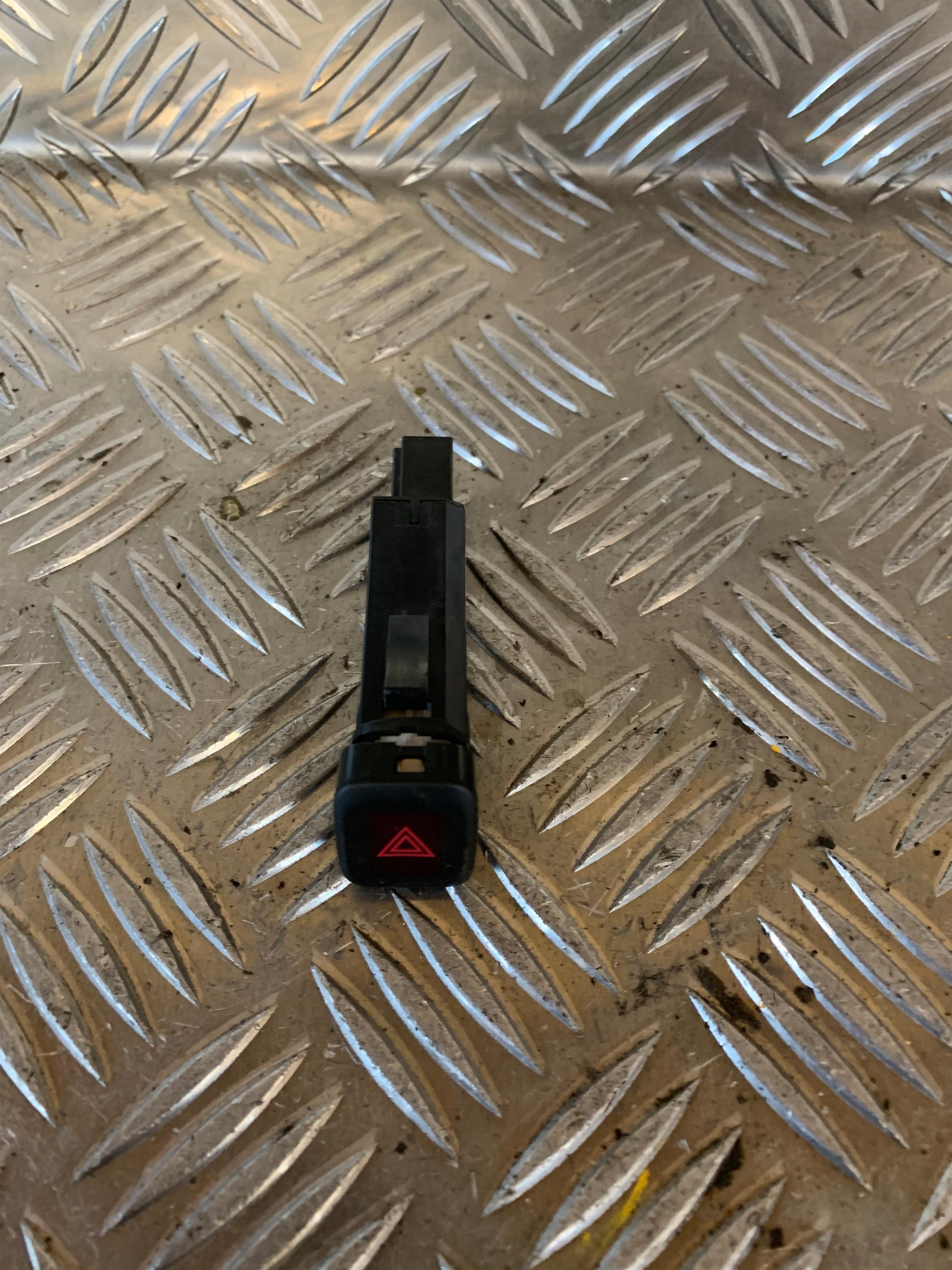 Volvo S60/V60 Kontakt Katastrofe Med OEM Nr. 9123681 Fra Volvo Ophugger