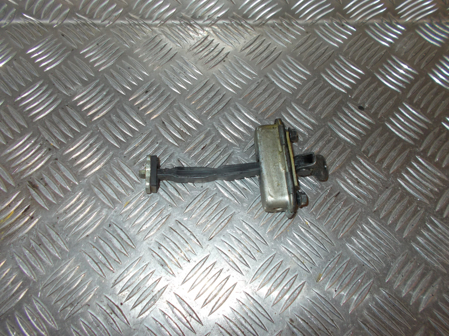 Kia Ceed Dørstop Med OEM Nr. Ophugger Fra Kia Ophugger