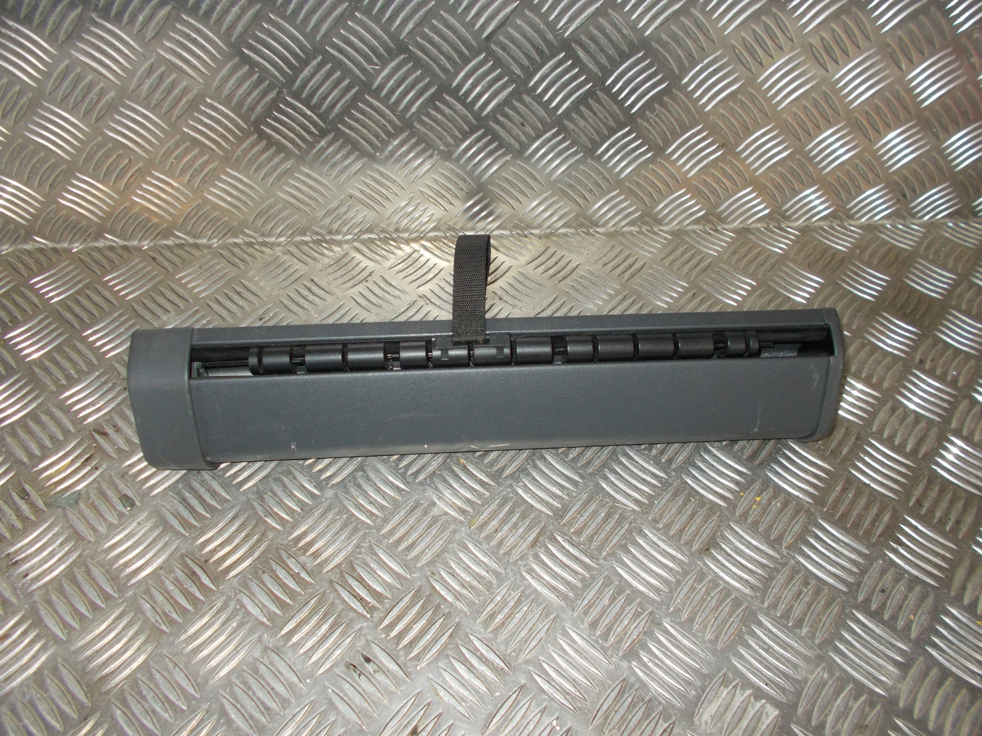 Volvo S60/V60 Hundegitter/Bagagenet Med OEM Nr. 39811532 Fra Volvo Ophugger