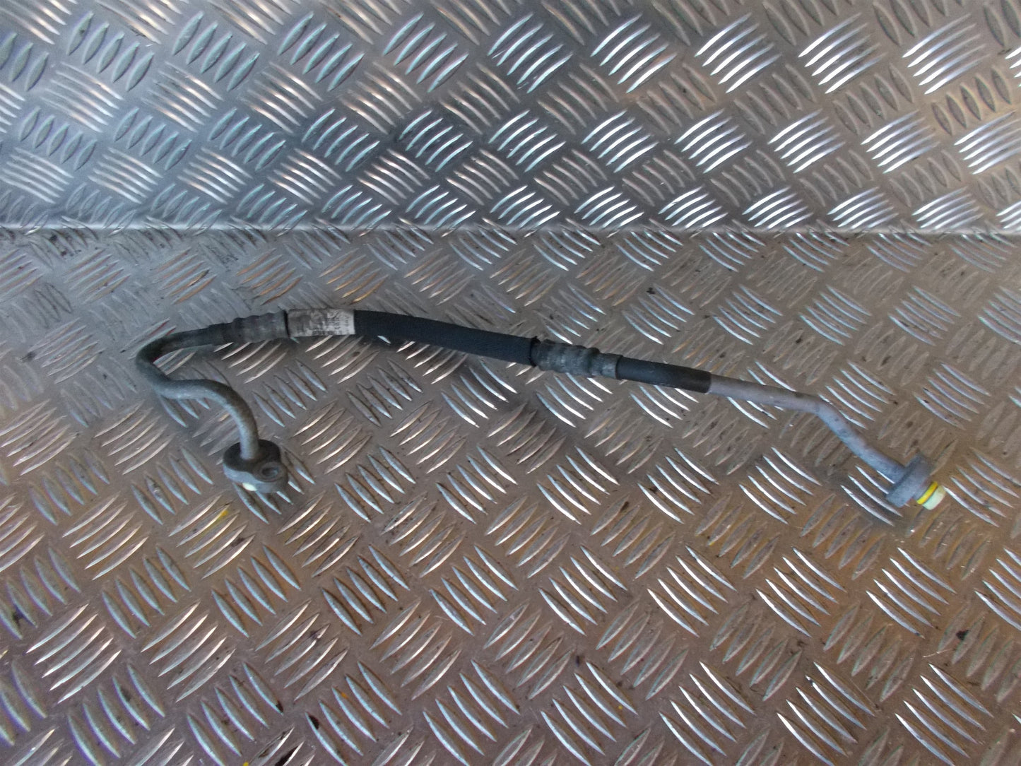 Volvo S60/V60 Aircond. Rør/Slanger Med OEM Nr. 8G9N19E932AG Fra Volvo Ophugger