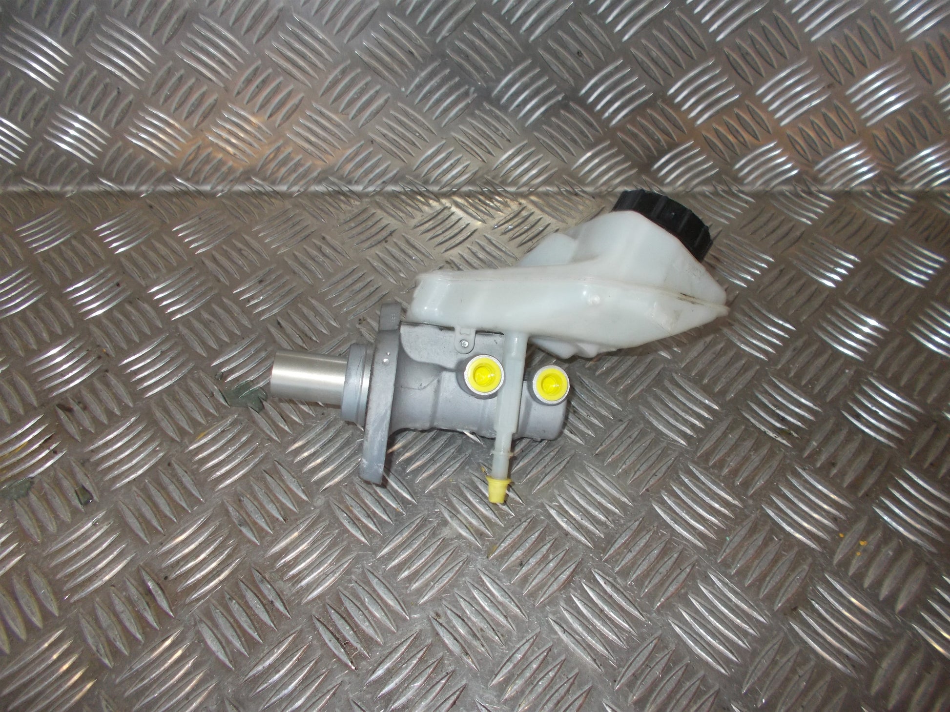 Volvo S60/V60 Bremsehovedcylinder Med OEM Nr. Ophugger Fra Volvo Ophugger