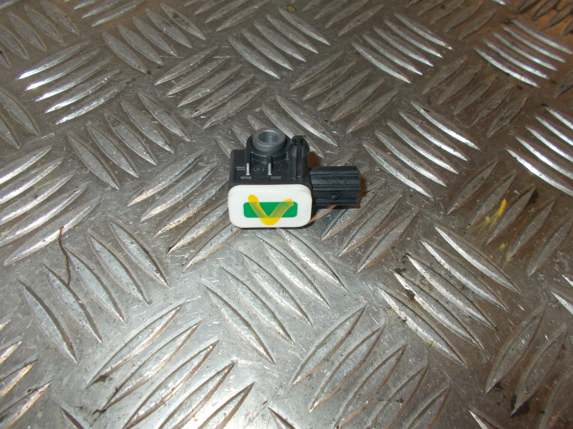 Volvo S60/V60 Airbag Føler Med OEM Nr. 5V4T14B006AA Fra Volvo Ophugger