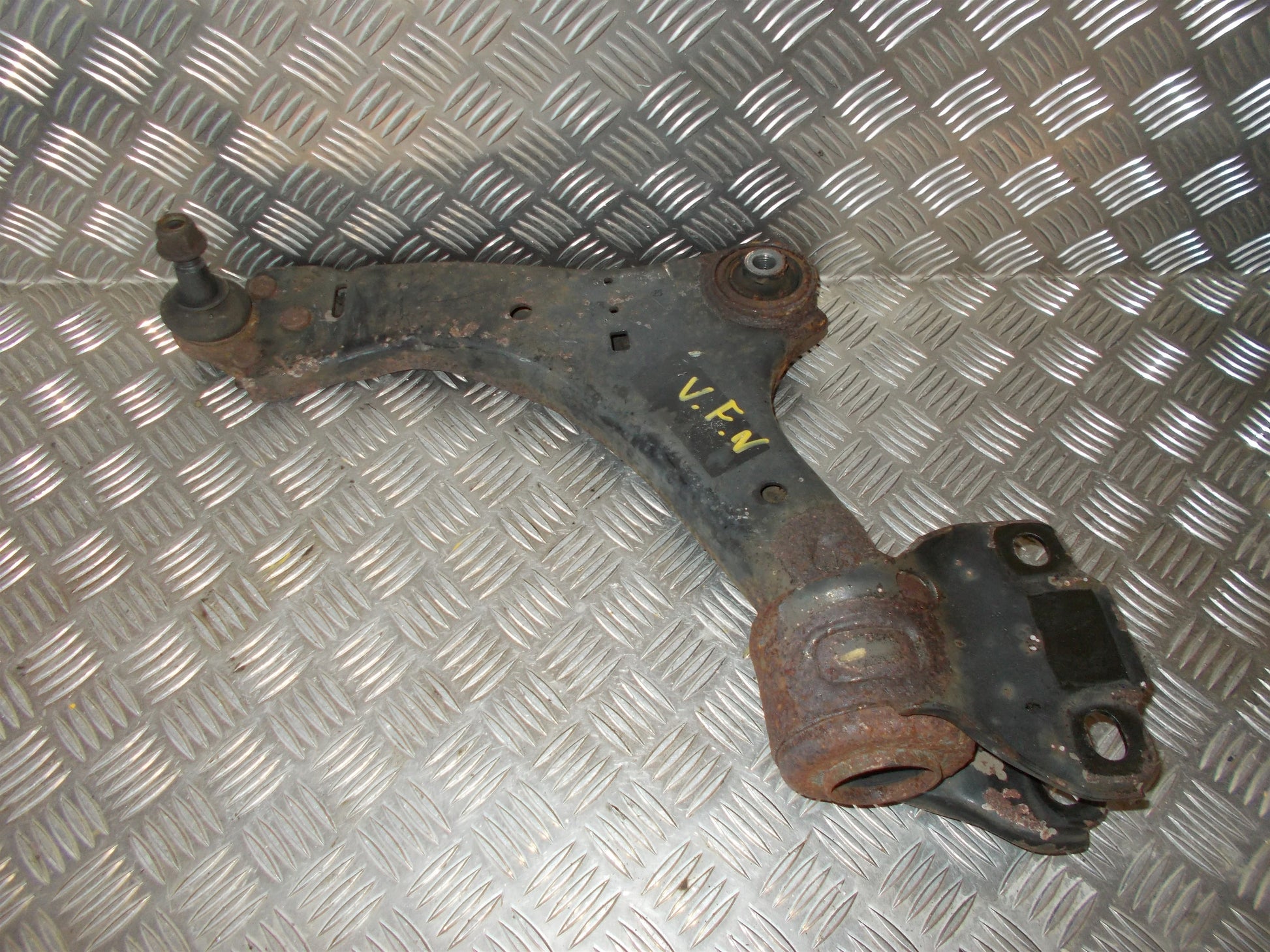 Volvo S60/V60 Bærearm F.N. V Med OEM Nr. 31317661 Fra Volvo Ophugger