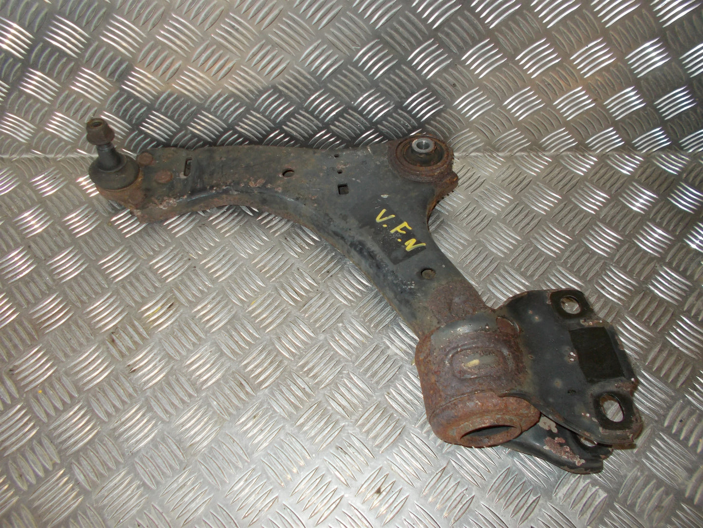 Volvo S60/V60 Bærearm F.N. V Med OEM Nr. 31317661 Fra Volvo Ophugger