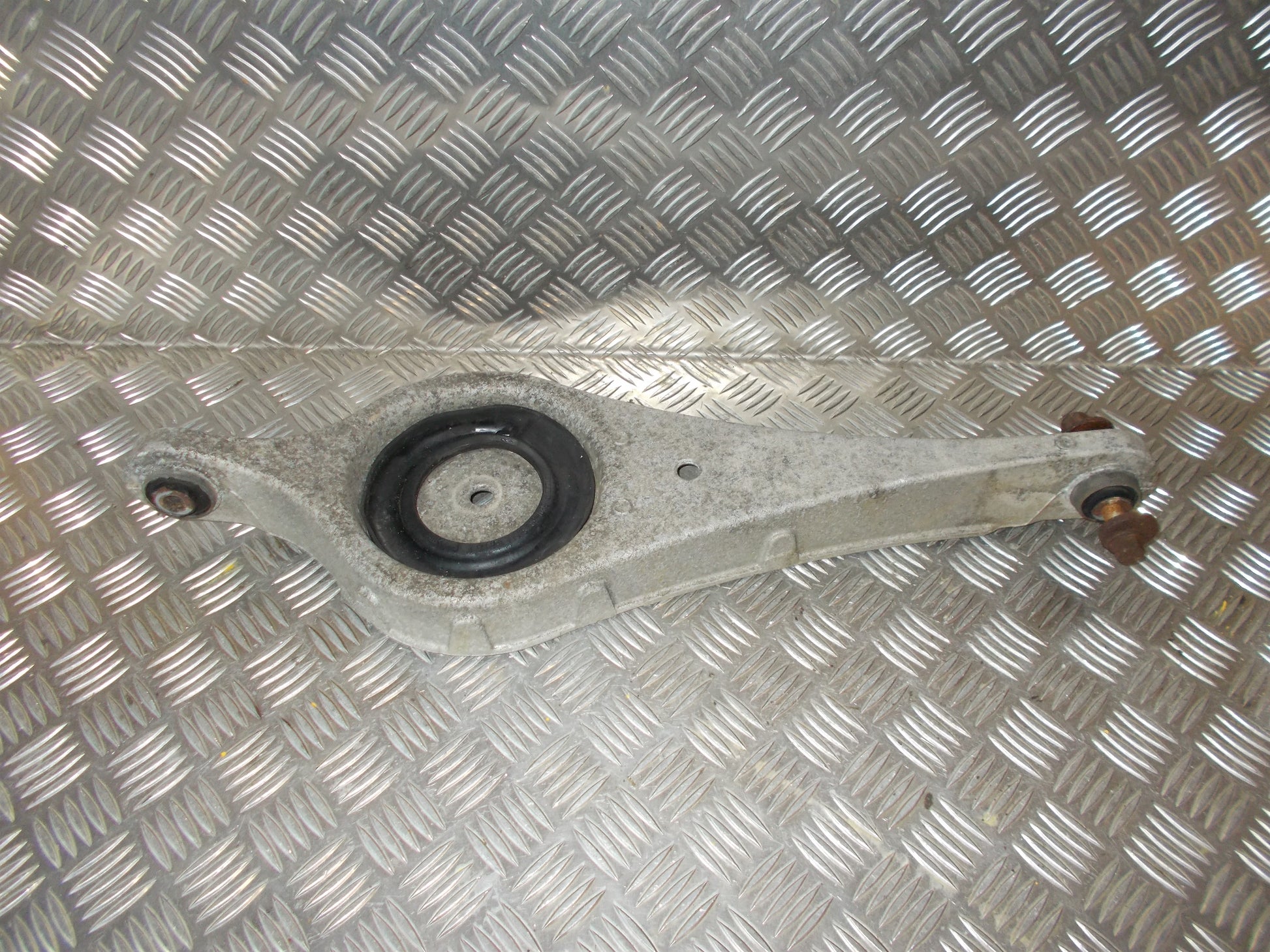 Volvo S60/V60 Bærearm Bag H Med OEM Nr. 31317602 Fra Volvo Ophugger